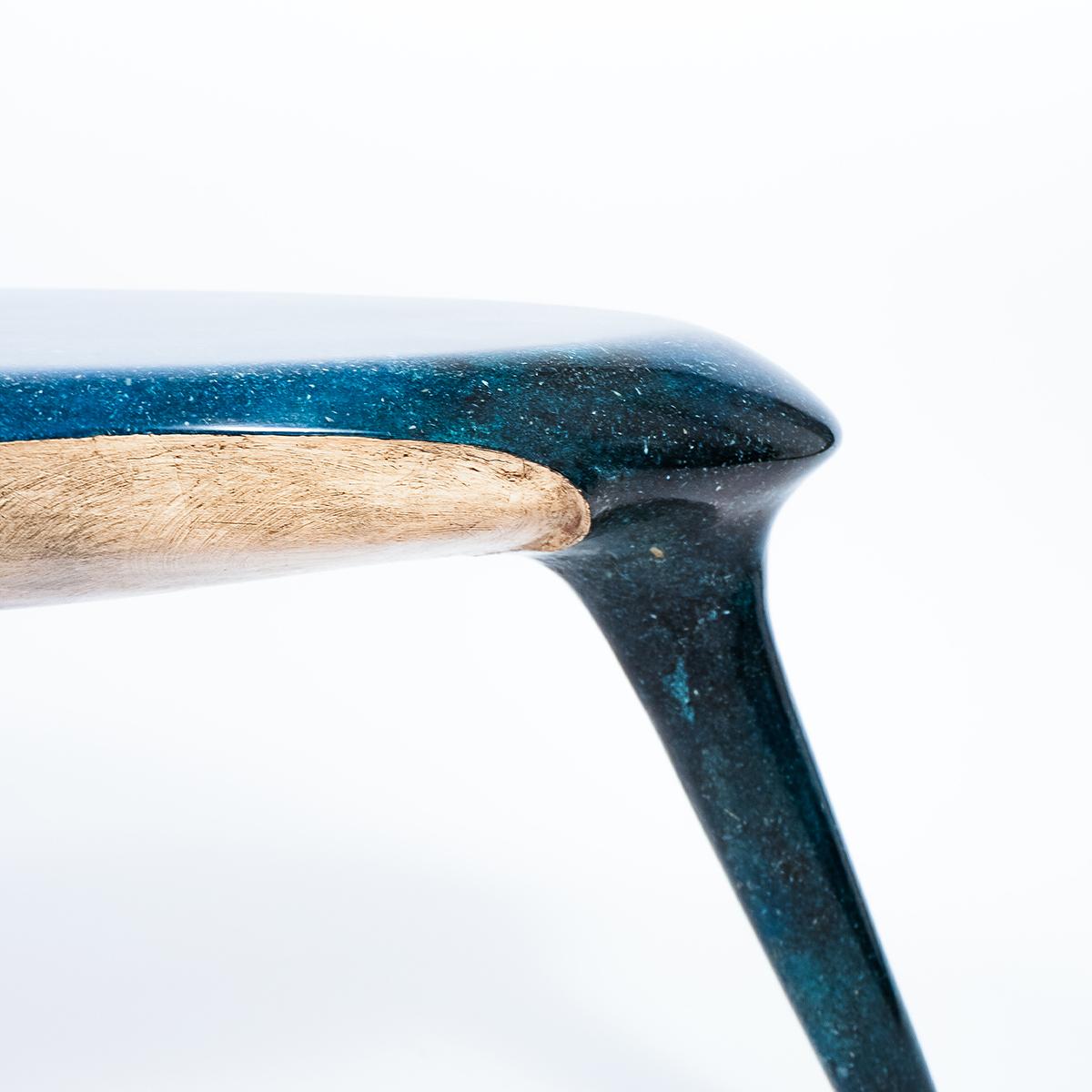 Un banc Noste  e banc en bois, résine et bronze sculpté à la main du 21e siècle Neuf - En vente à Paris, FR