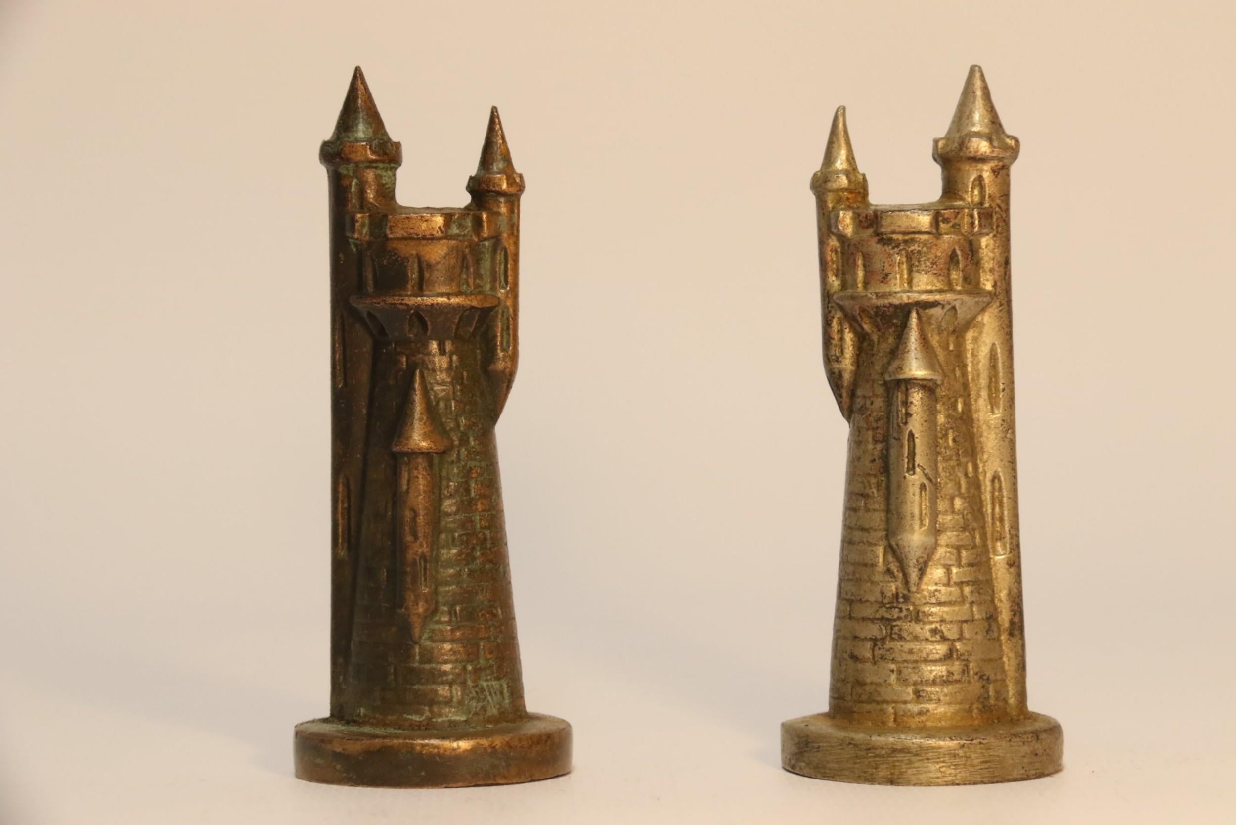 Novelty Heavy Cast Nickel and Bronze Chess Set Modeled on Medieval Figures For Sale 9