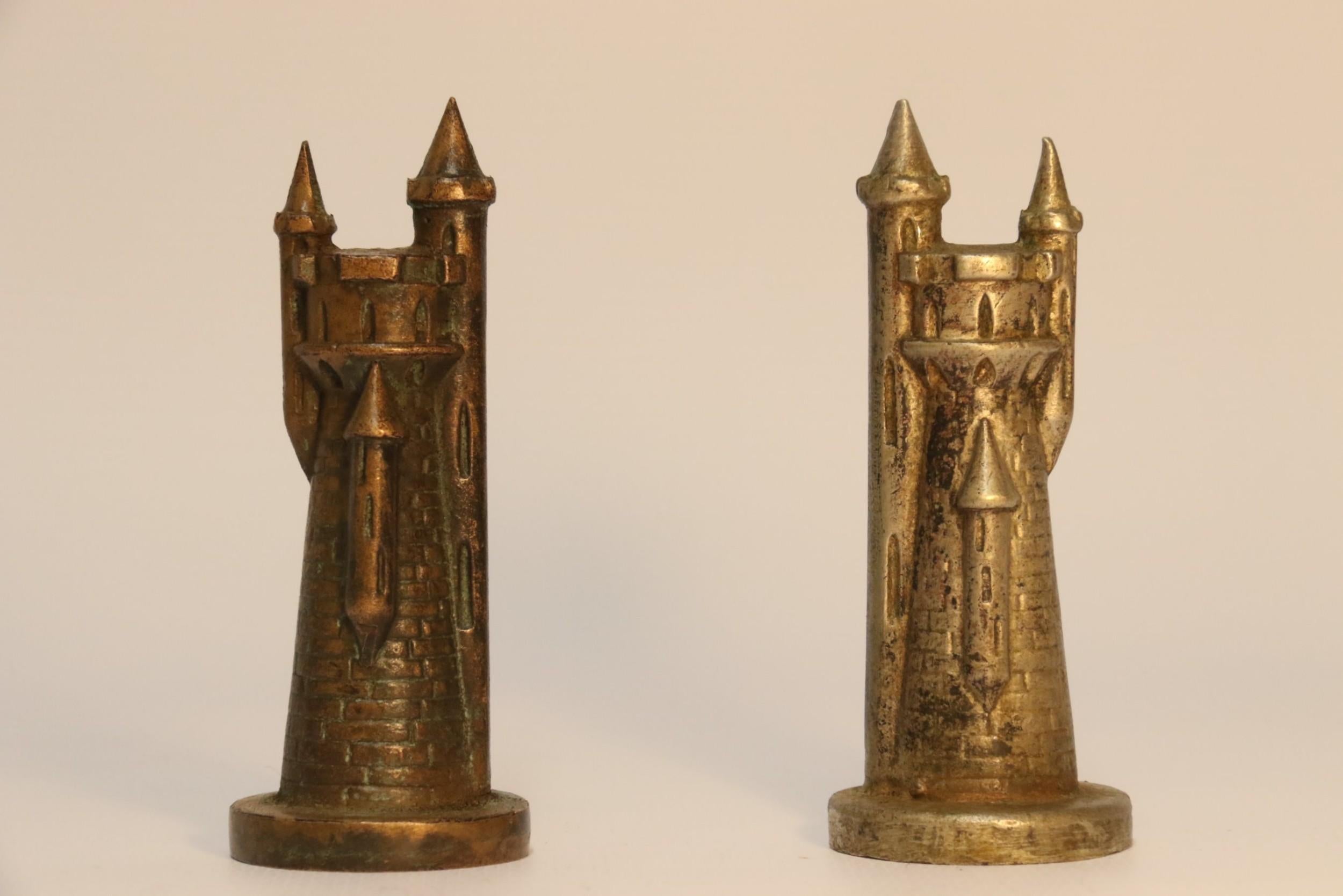 Novelty Heavy Cast Nickel and Bronze Chess Set Modeled on Medieval Figures For Sale 10