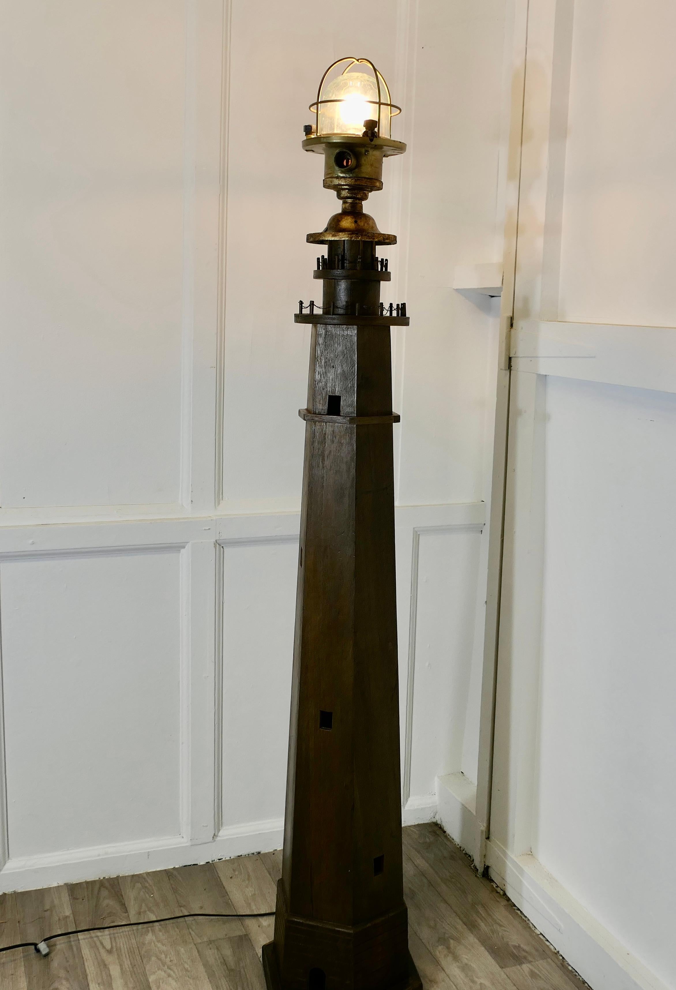 Lampadaire de phare fantaisie  Something Great et la pièce idéale pour un séjour au bord de la mer. Bon état - En vente à Godshill, Isle of Wight