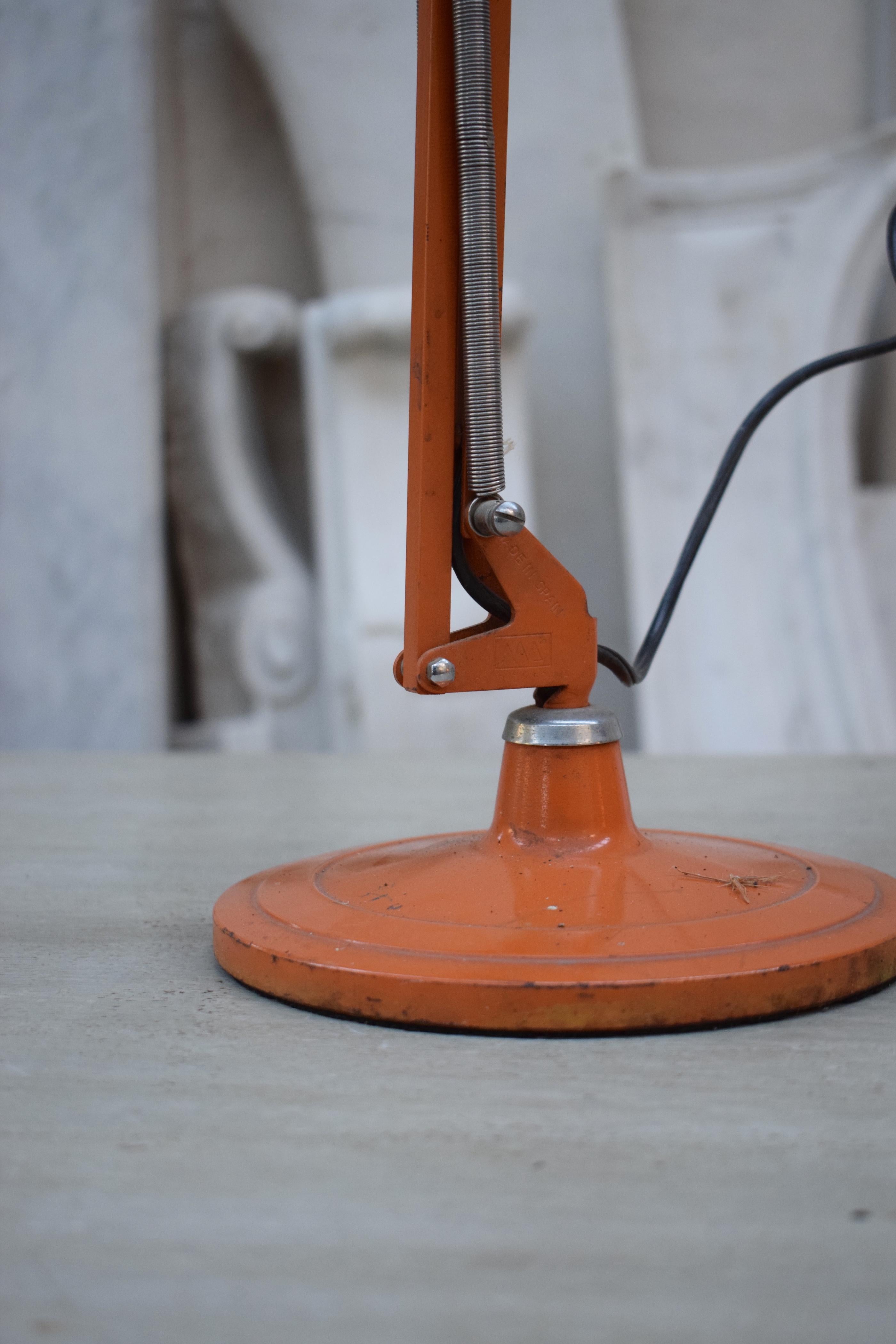 Orange Industrial 1970s Angel Poise Style Desk Lamp In Distressed Condition In Vulpellac, Girona