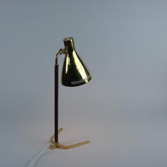 A Paavo Tynell "Horseshoe" Table Lamp Model 9224 in Brass & Leather, Idman 1950s