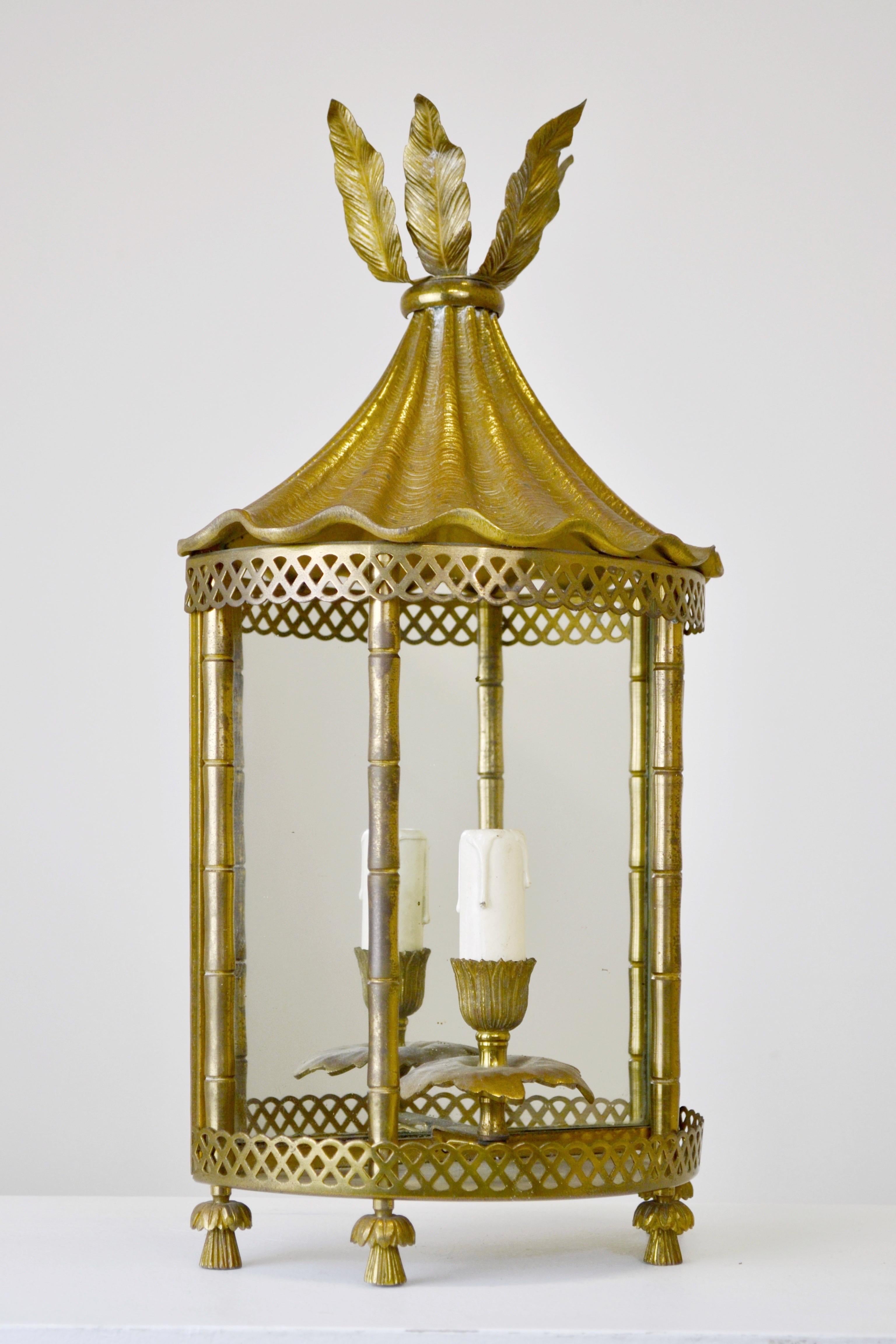 Farol Pagoda - Maison Baguès - Francia, años 70 Regencia de Hollywood en venta