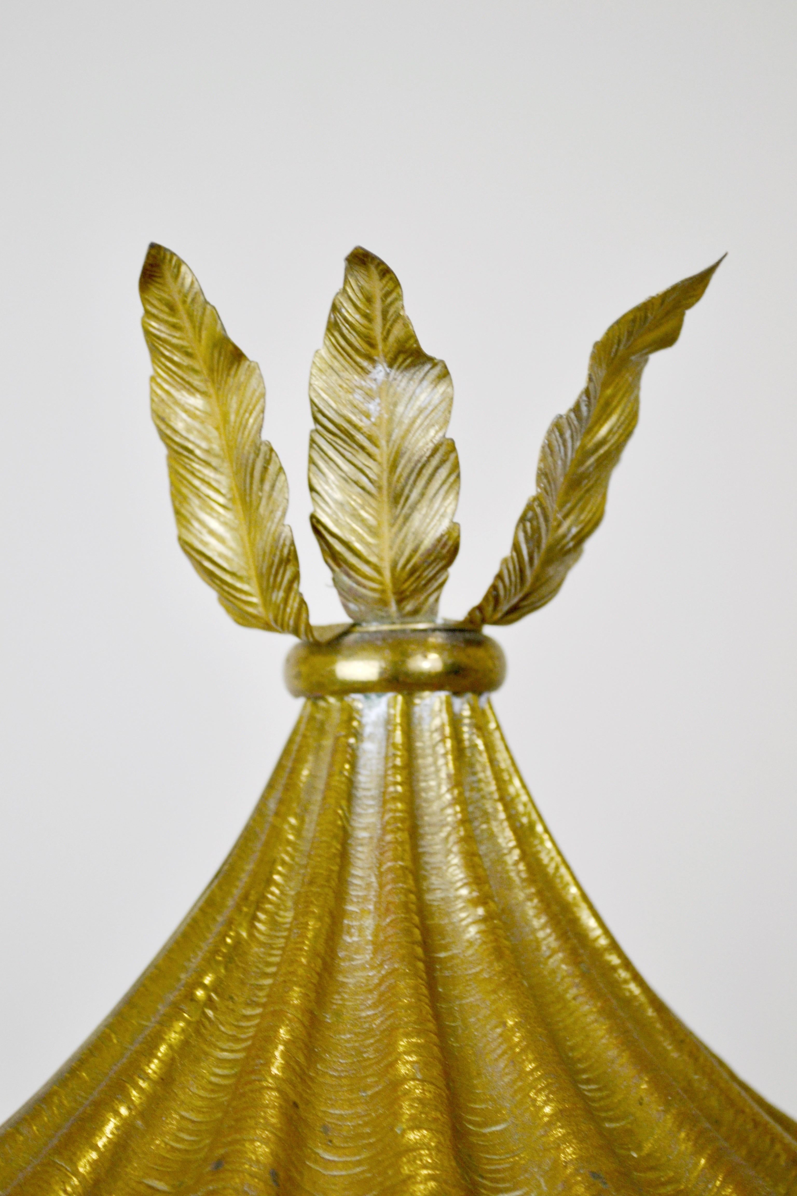 Farol Pagoda - Maison Baguès - Francia, años 70 en Bueno estado para la venta en SOTTEVILLE-LÈS-ROUEN, FR