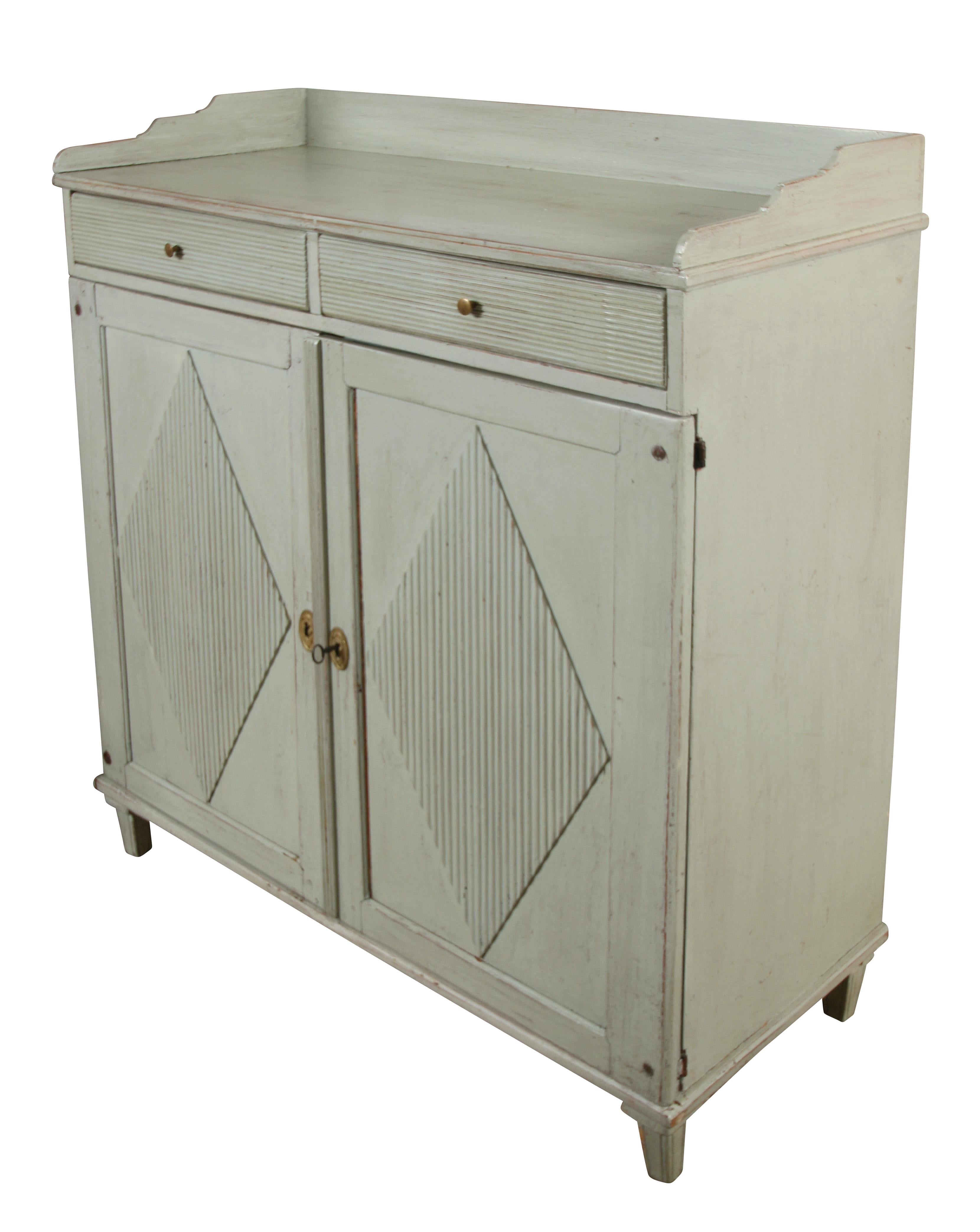 Painted 18th Century Gustavian Server In Good Condition In New York, NY