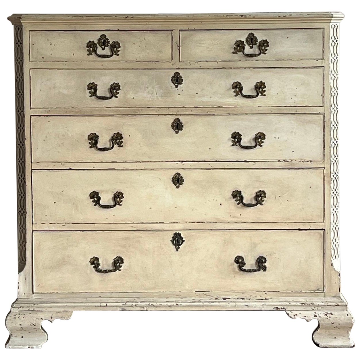 A painted 18thC chest of drawers