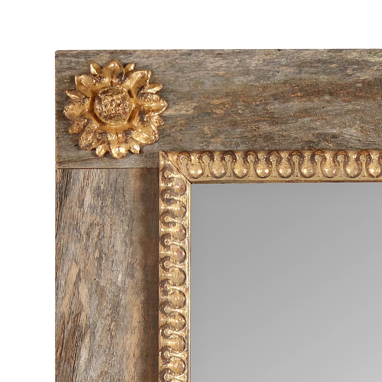 A Painted and Parcel Gilt  Mirror In Good Condition In New York, NY