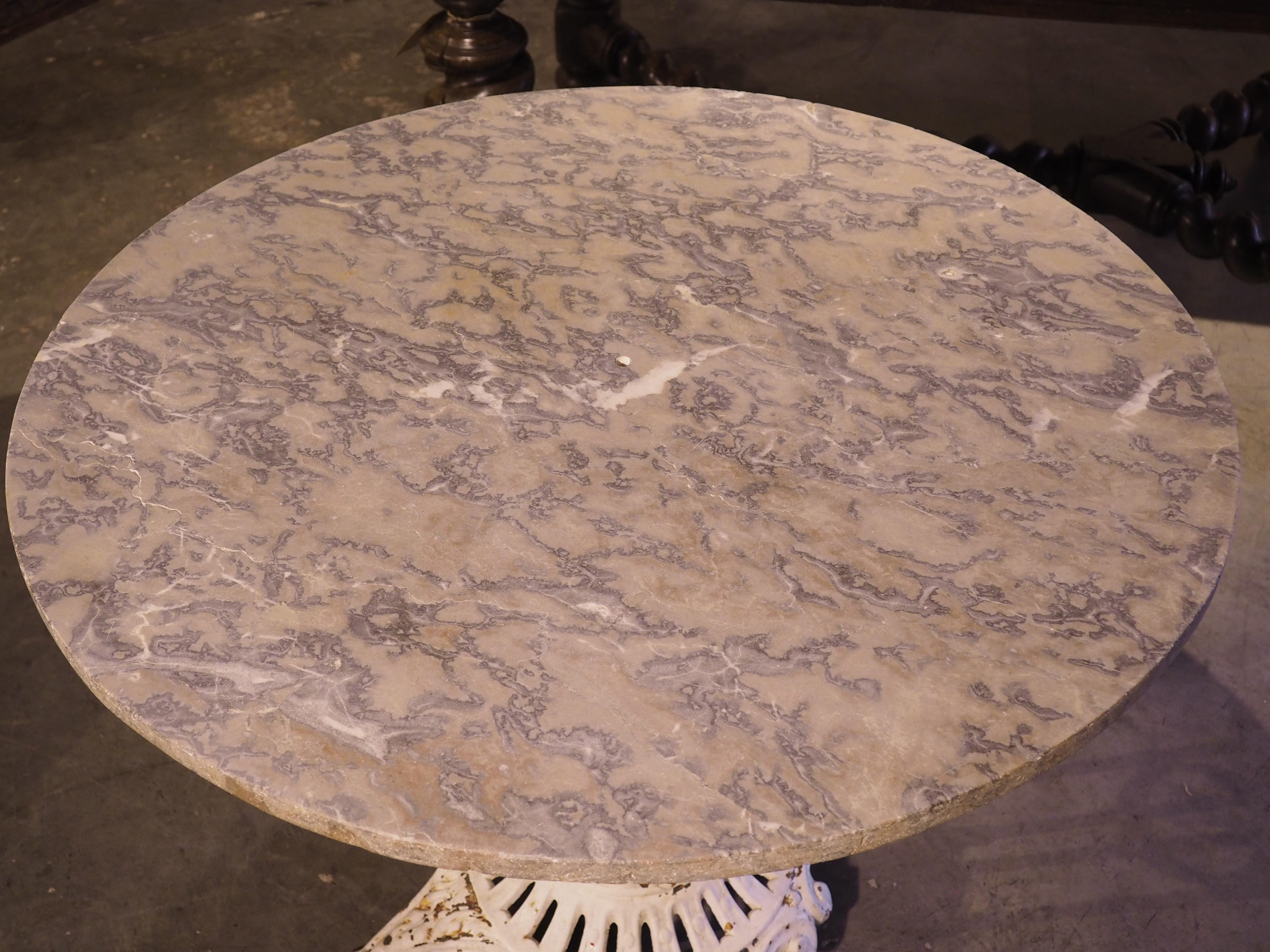 Painted Cast Iron and Marble Bistro Table from France, Early to Mid 1900s For Sale 4