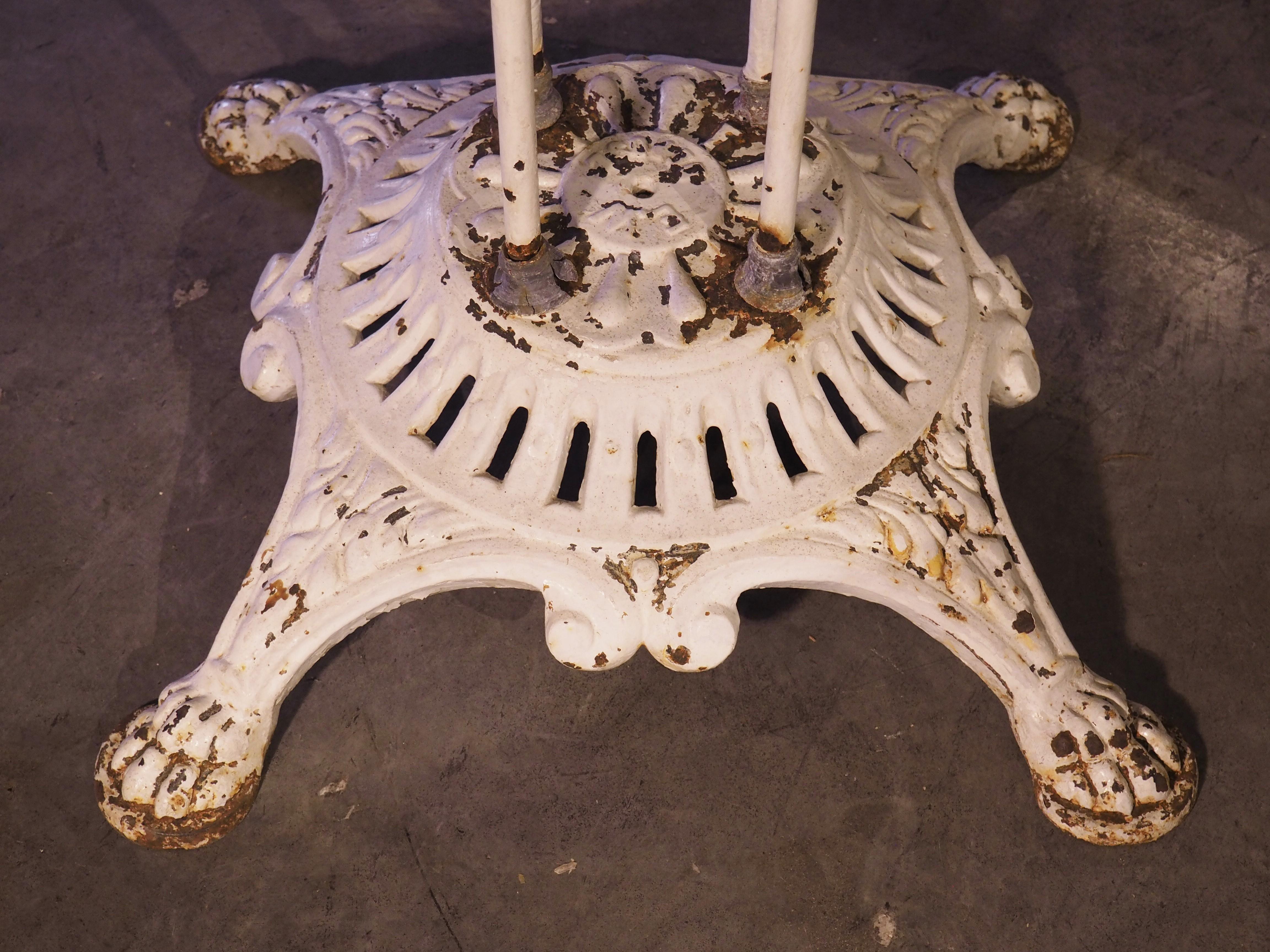 Painted Cast Iron and Marble Bistro Table from France, Early to Mid 1900s For Sale 7