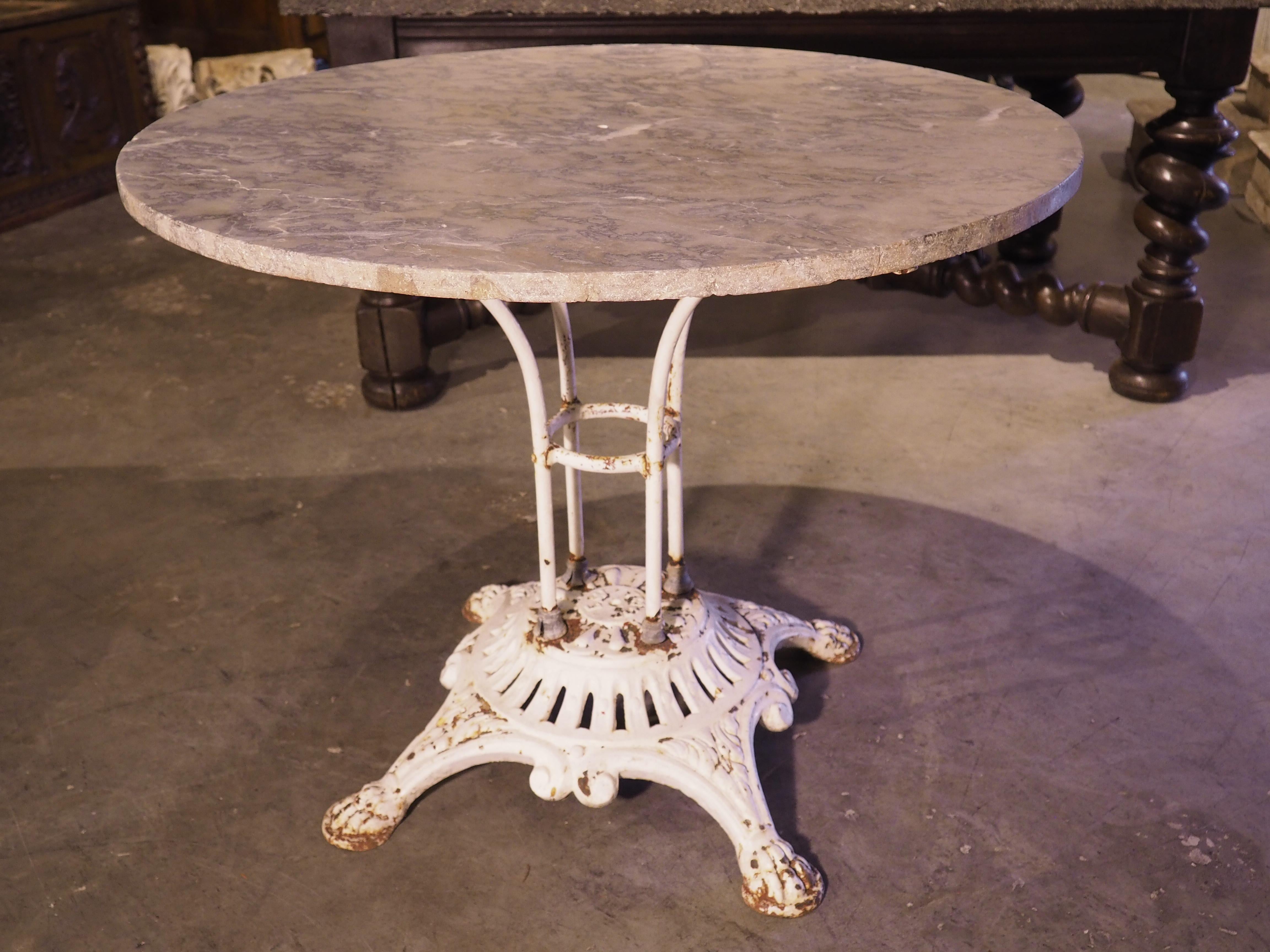Painted Cast Iron and Marble Bistro Table from France, Early to Mid 1900s For Sale 4