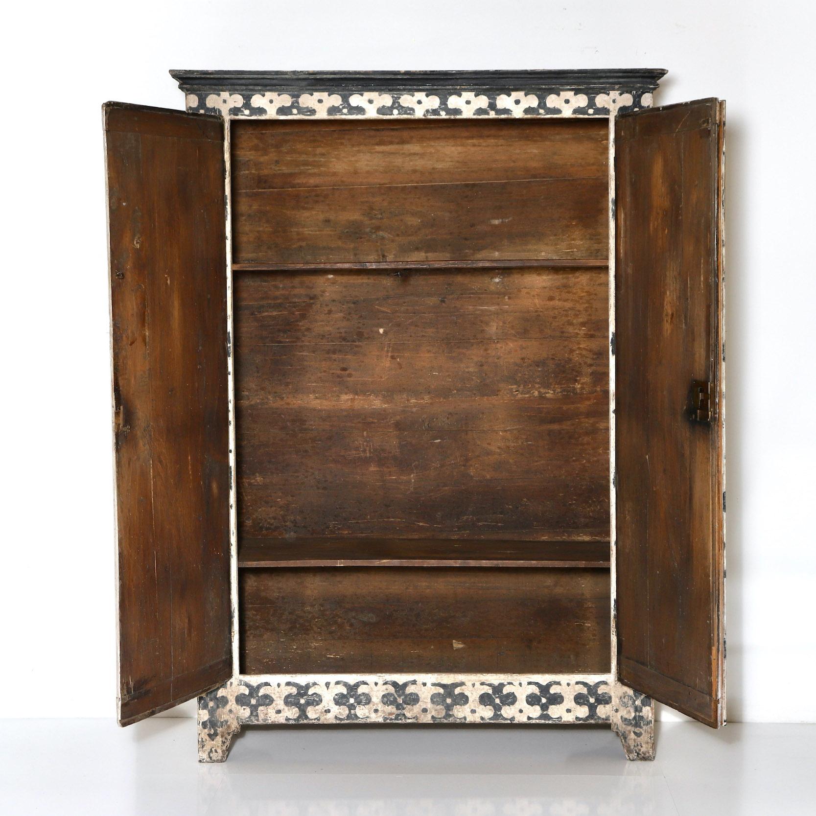A Painted Geometric Cabinet In Good Condition For Sale In Petworth, GB