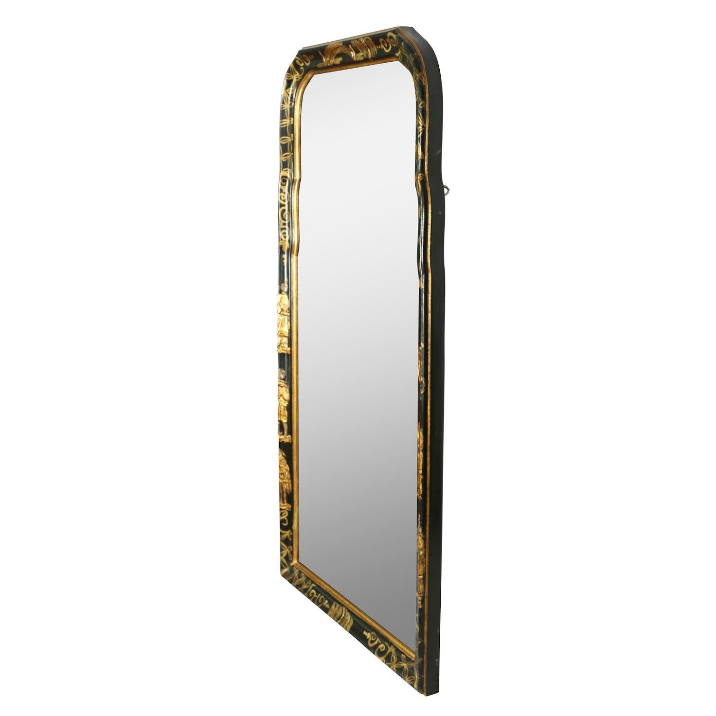 Painted Mirror with Chinoiserie Decoration In Good Condition For Sale In New York, NY