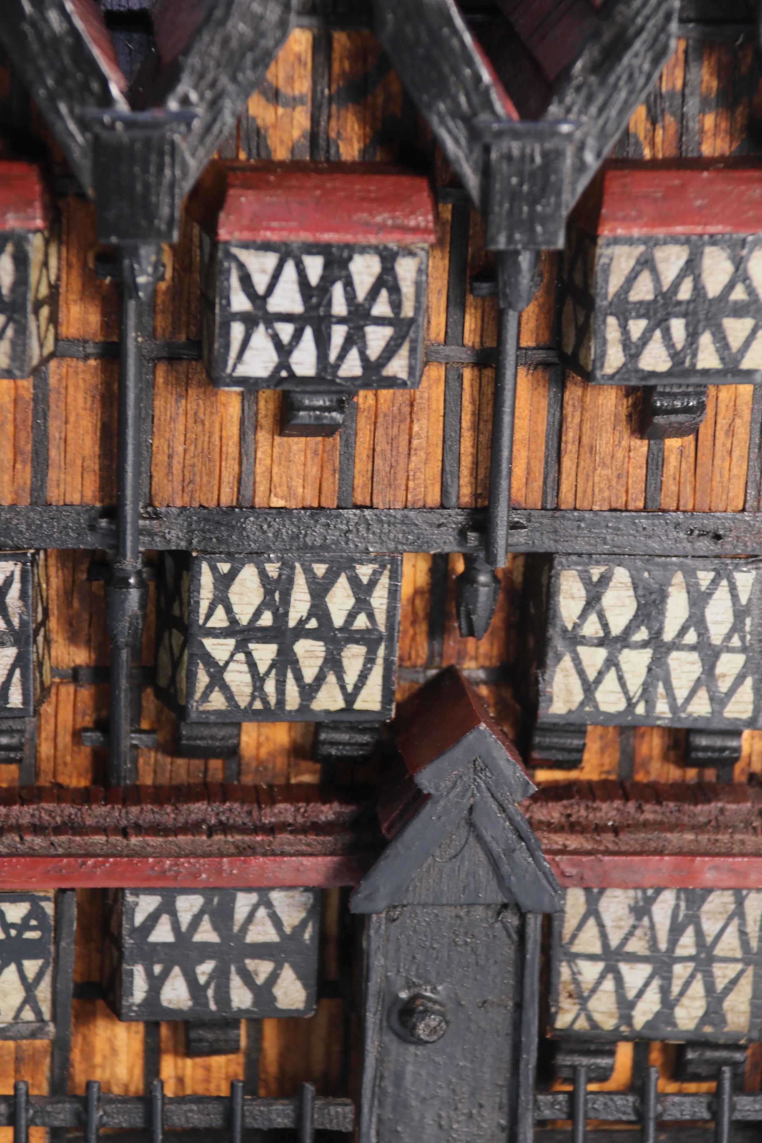Modèle peint d'une célèbre maison médiévale anglaise construite à partir de bâtons d'allumettes C1910 en vente 2