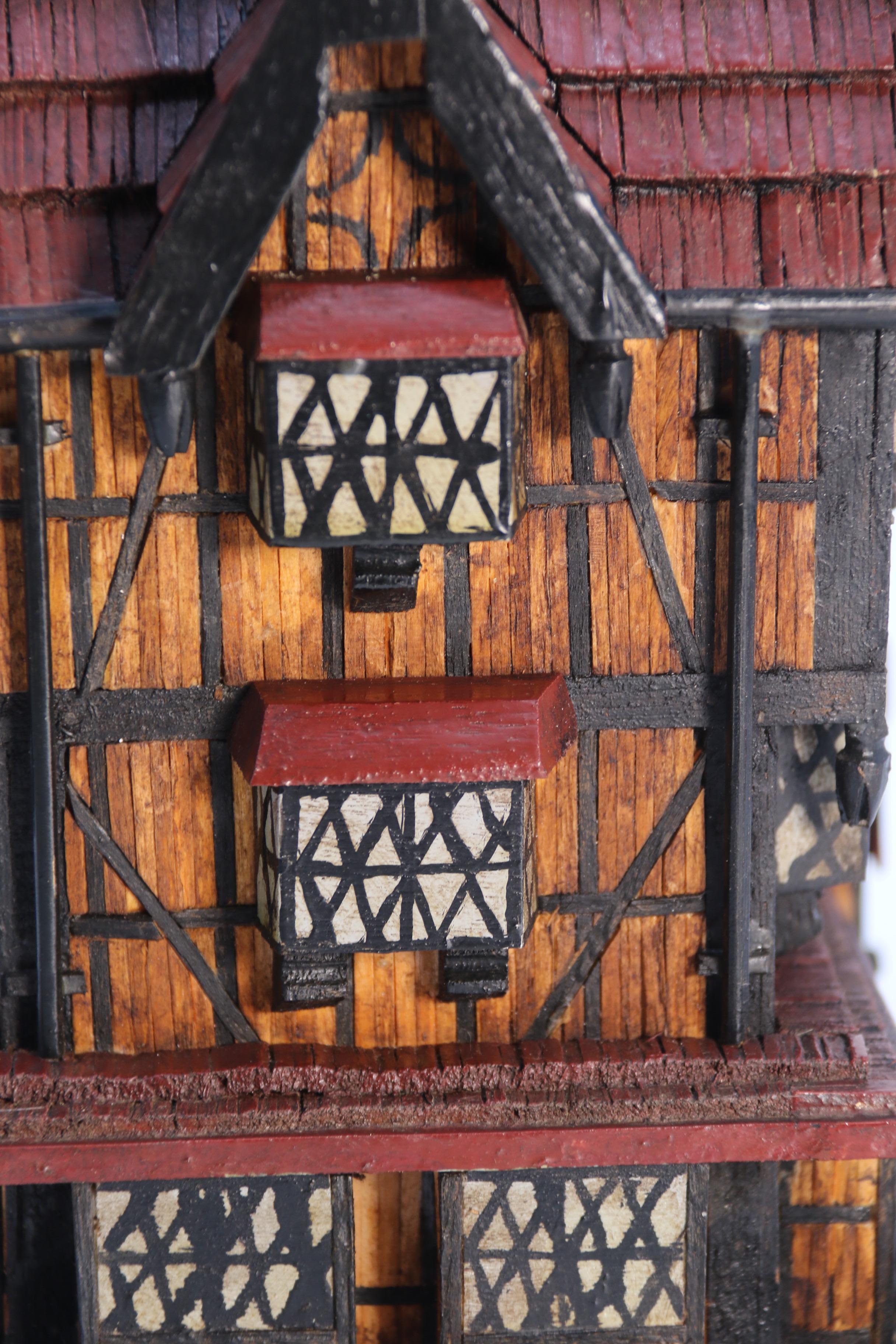 Modèle peint d'une célèbre maison médiévale anglaise construite à partir de bâtons d'allumettes C1910 en vente 5