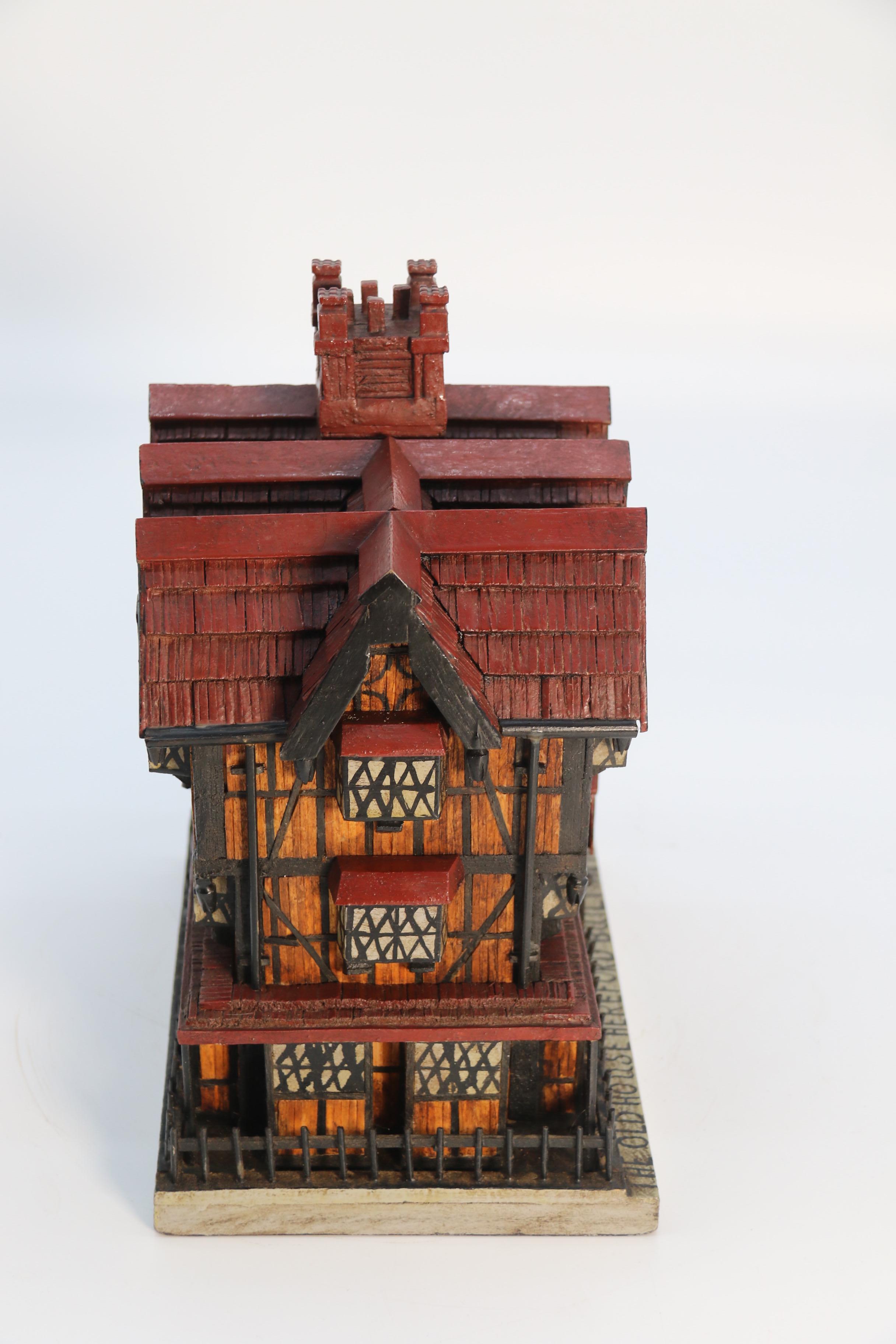 Modèle peint d'une célèbre maison médiévale anglaise construite à partir de bâtons d'allumettes C1910 en vente 10