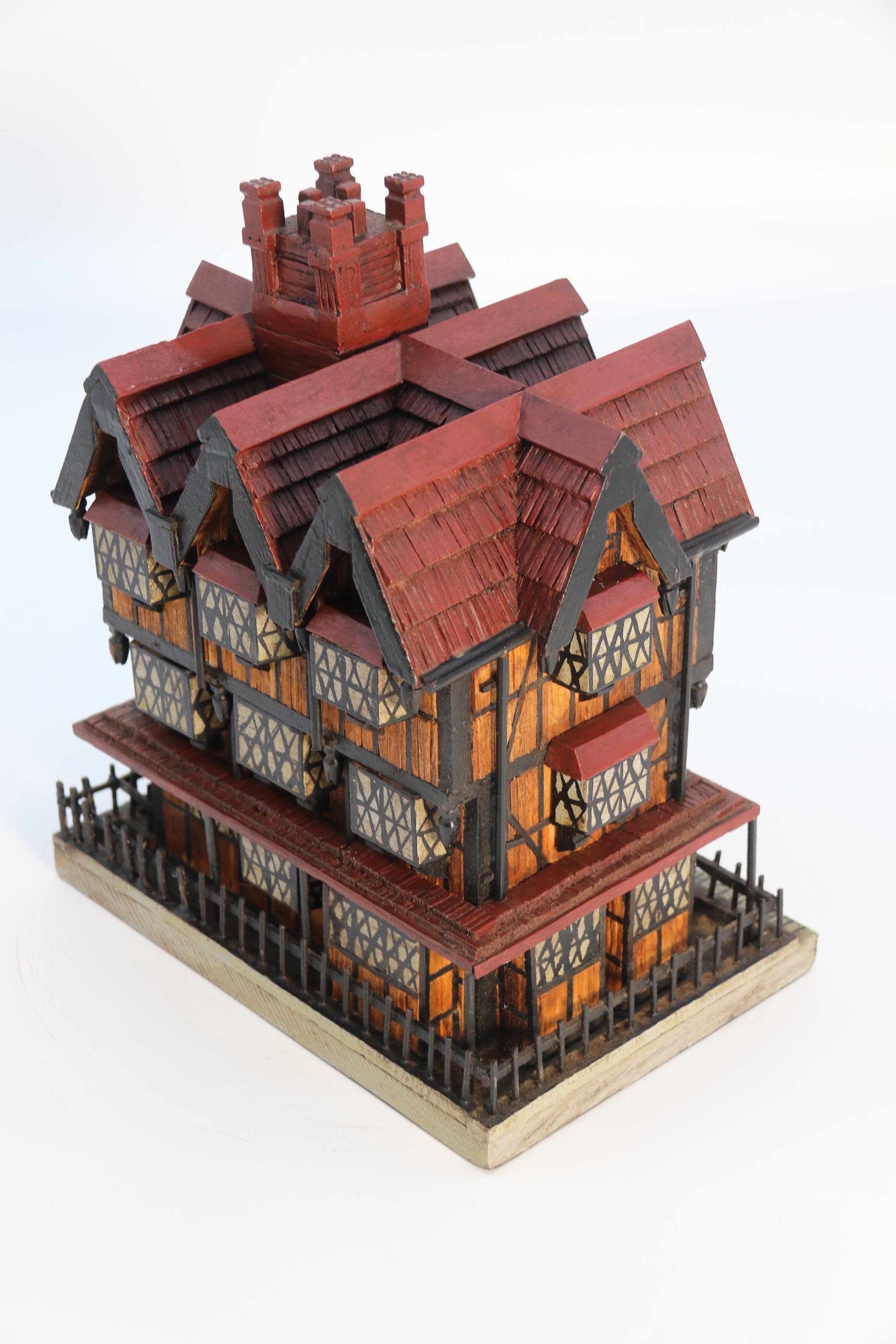Modèle peint d'une célèbre maison médiévale anglaise construite à partir de bâtons d'allumettes C1910 en vente 11