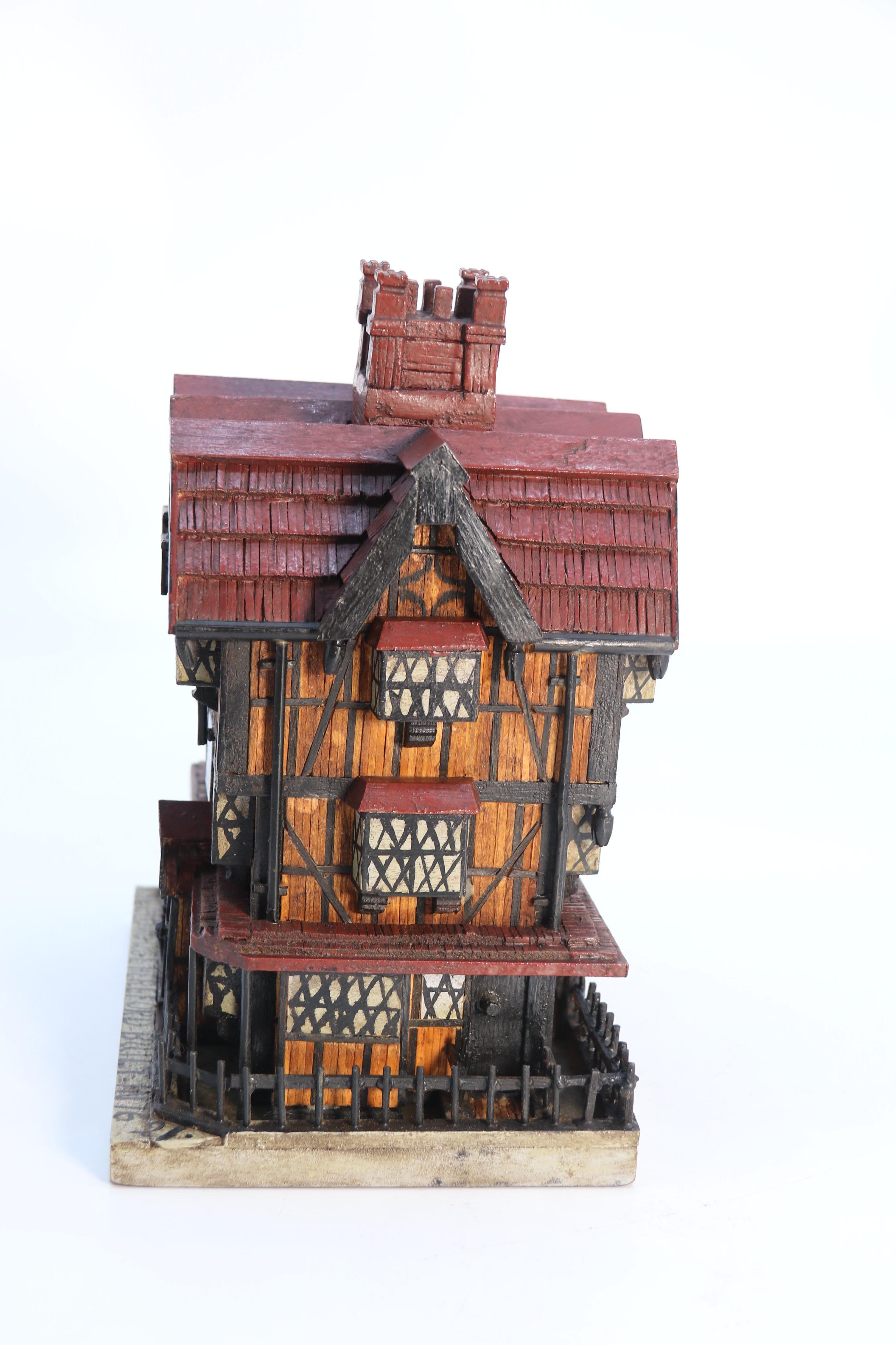 Fait main Modèle peint d'une célèbre maison médiévale anglaise construite à partir de bâtons d'allumettes C1910 en vente