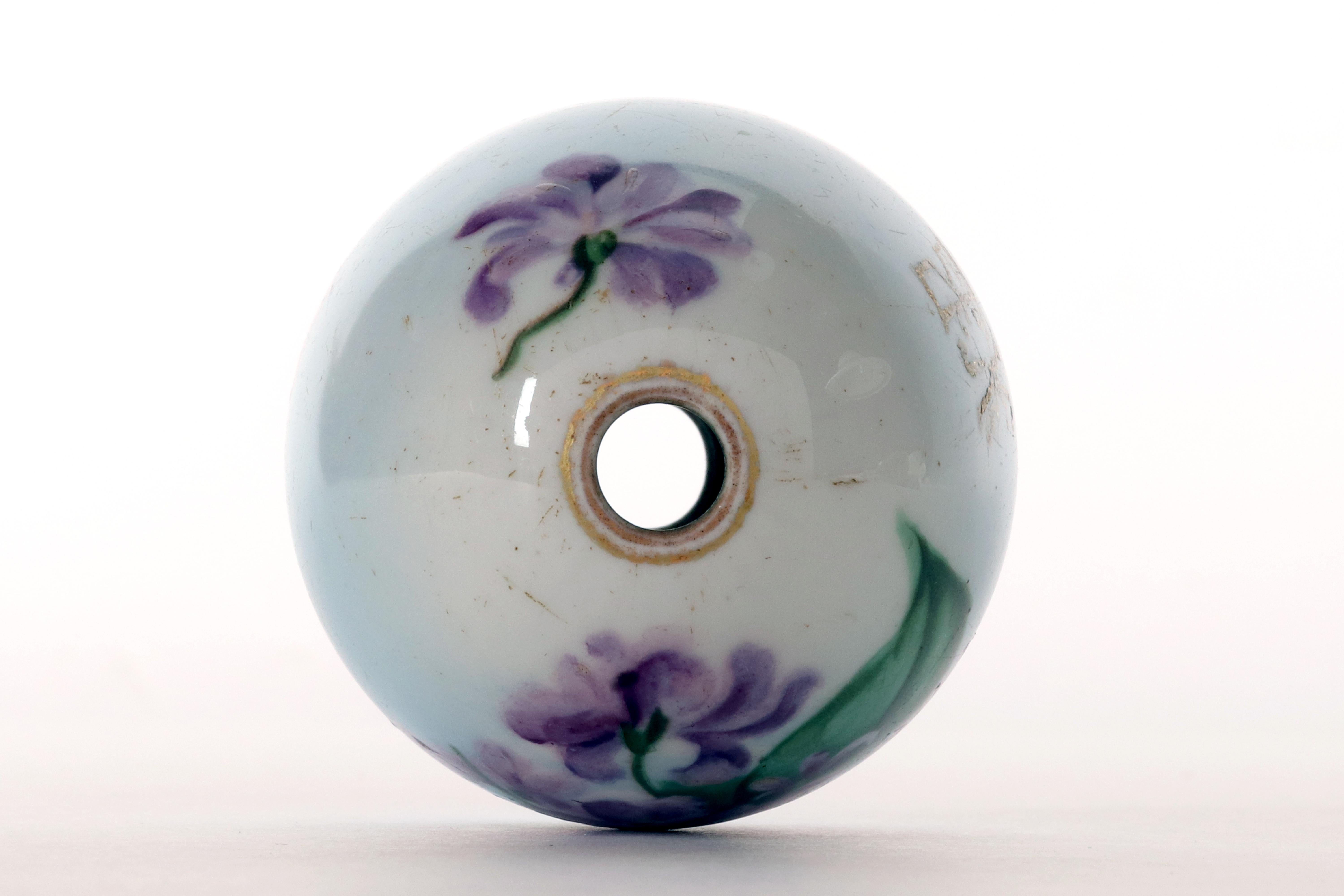 A painted porcelain Easter egg depicting a bunch of Violet flowers, Russia 1890. For Sale 3
