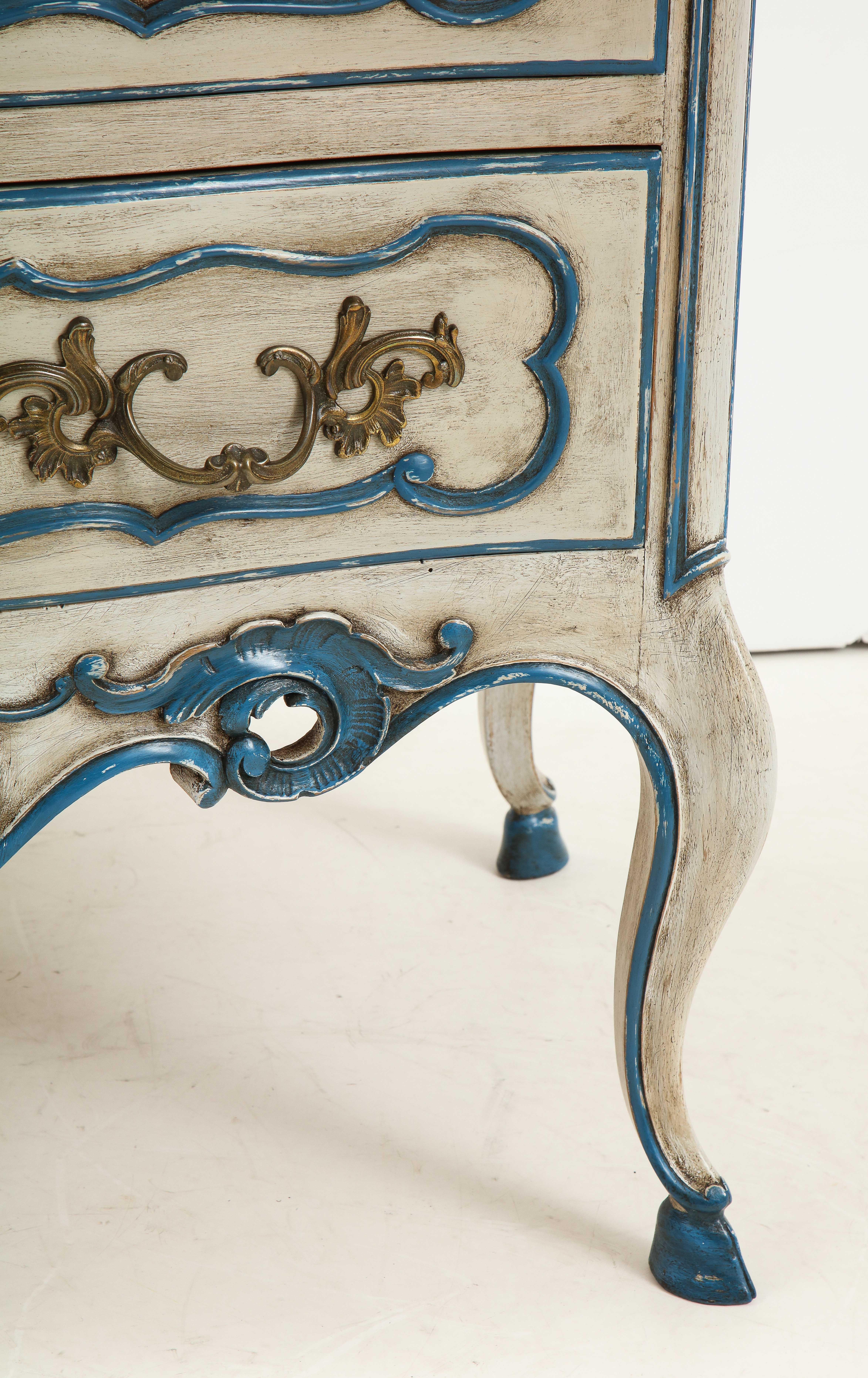 Painted Provencal Commode In Good Condition For Sale In New York, NY