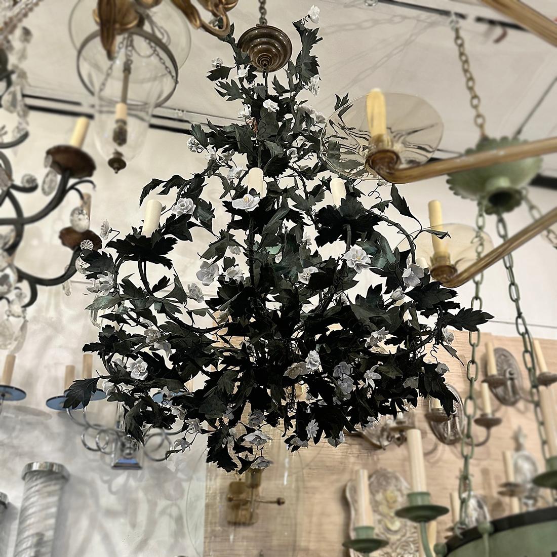 A Painted Tole Chandelier In Good Condition For Sale In New York, NY