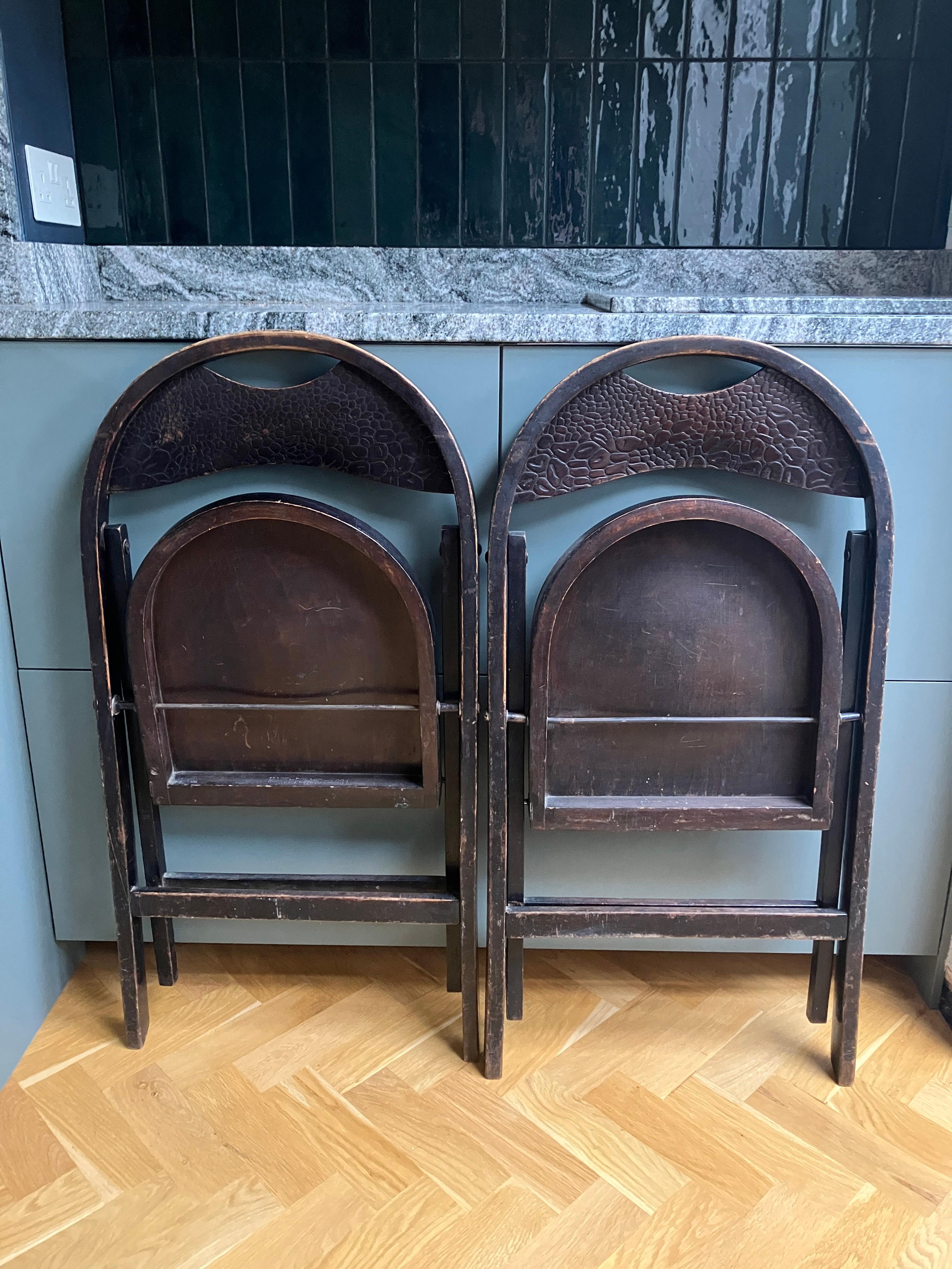 A pair 1930's Thonet Crocodile folding chairs Bauhaus era  In Good Condition For Sale In Leicester, GB