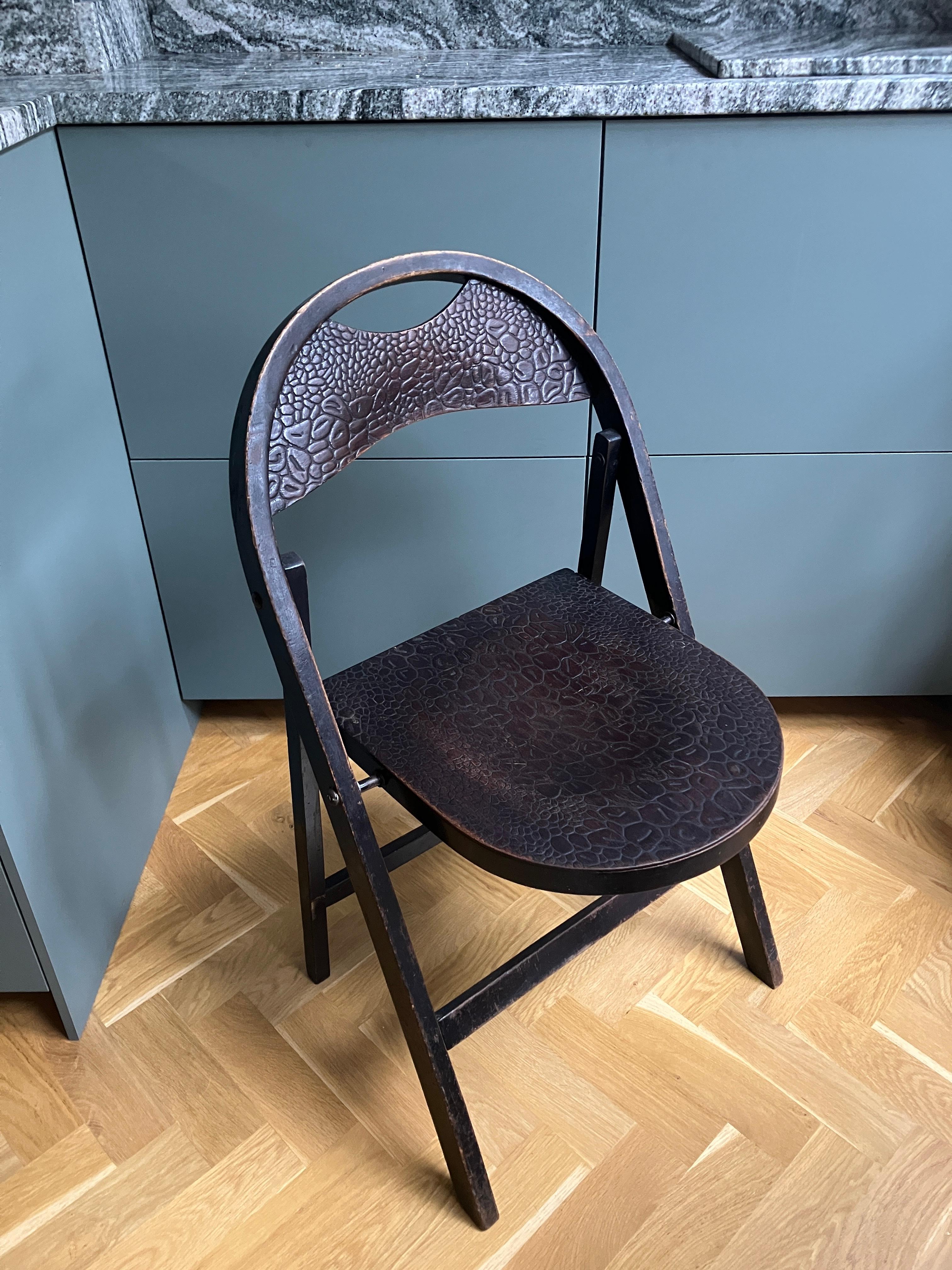 Ein Paar Thonet-Krokodil-Klappstühle aus der Bauhaus-Ära von 1930  im Angebot 1