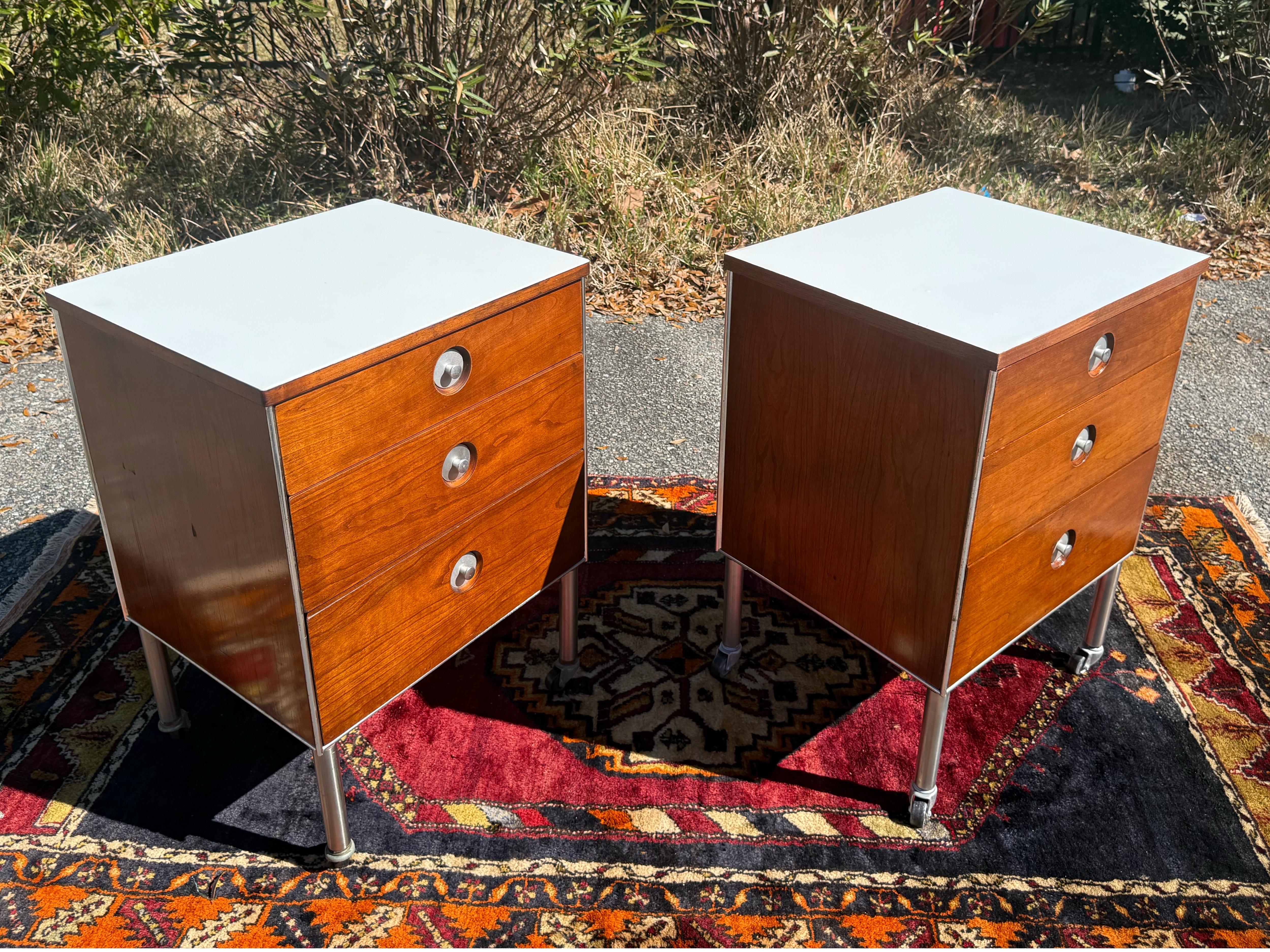 A pair 1950s Raymond Loewy Industrial Rolling 3 Drawer Nightstands or End Tables For Sale 6