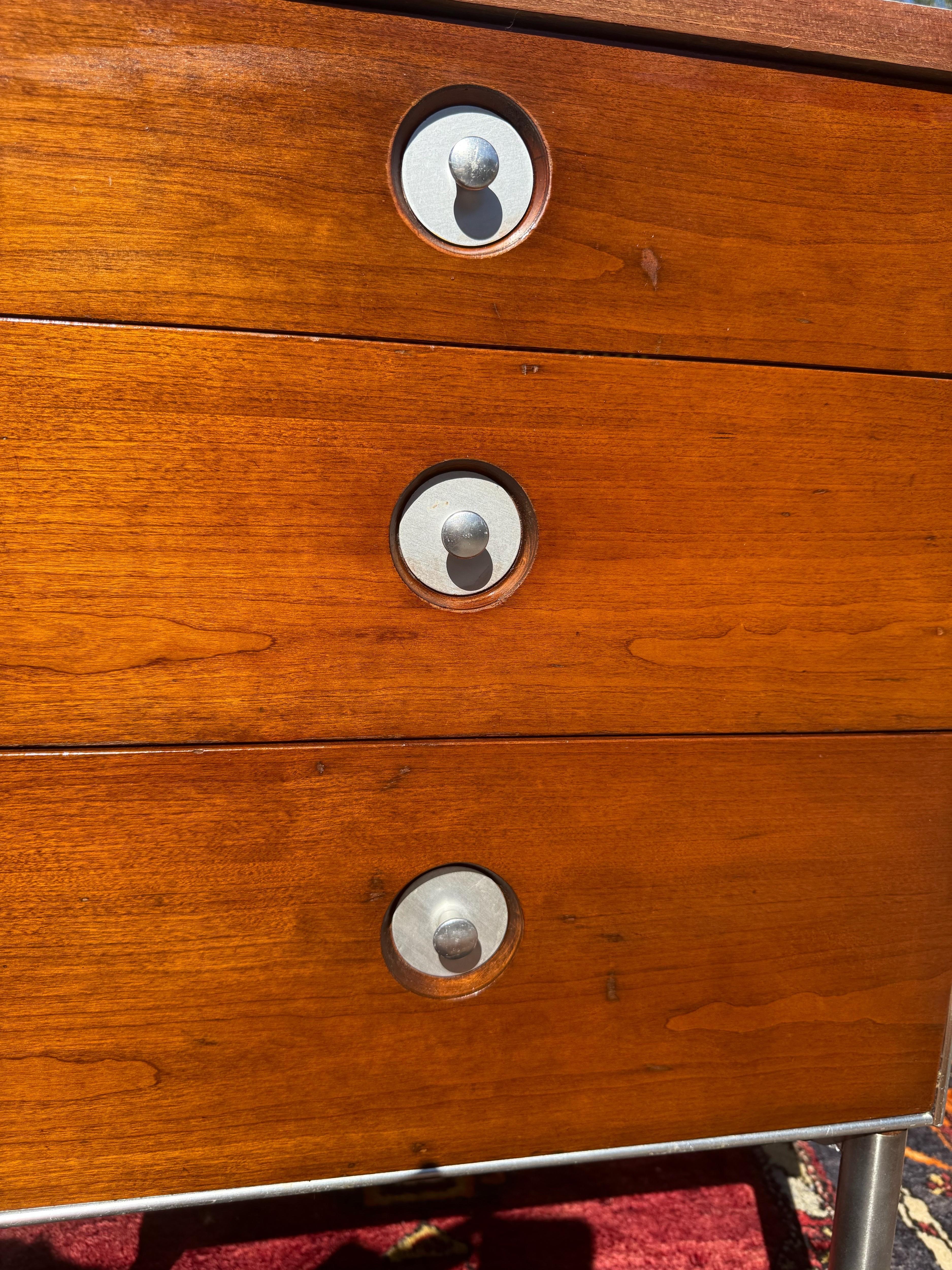 A pair 1950s Raymond Loewy Industrial Rolling 3 Drawer Nightstands or End Tables For Sale 9