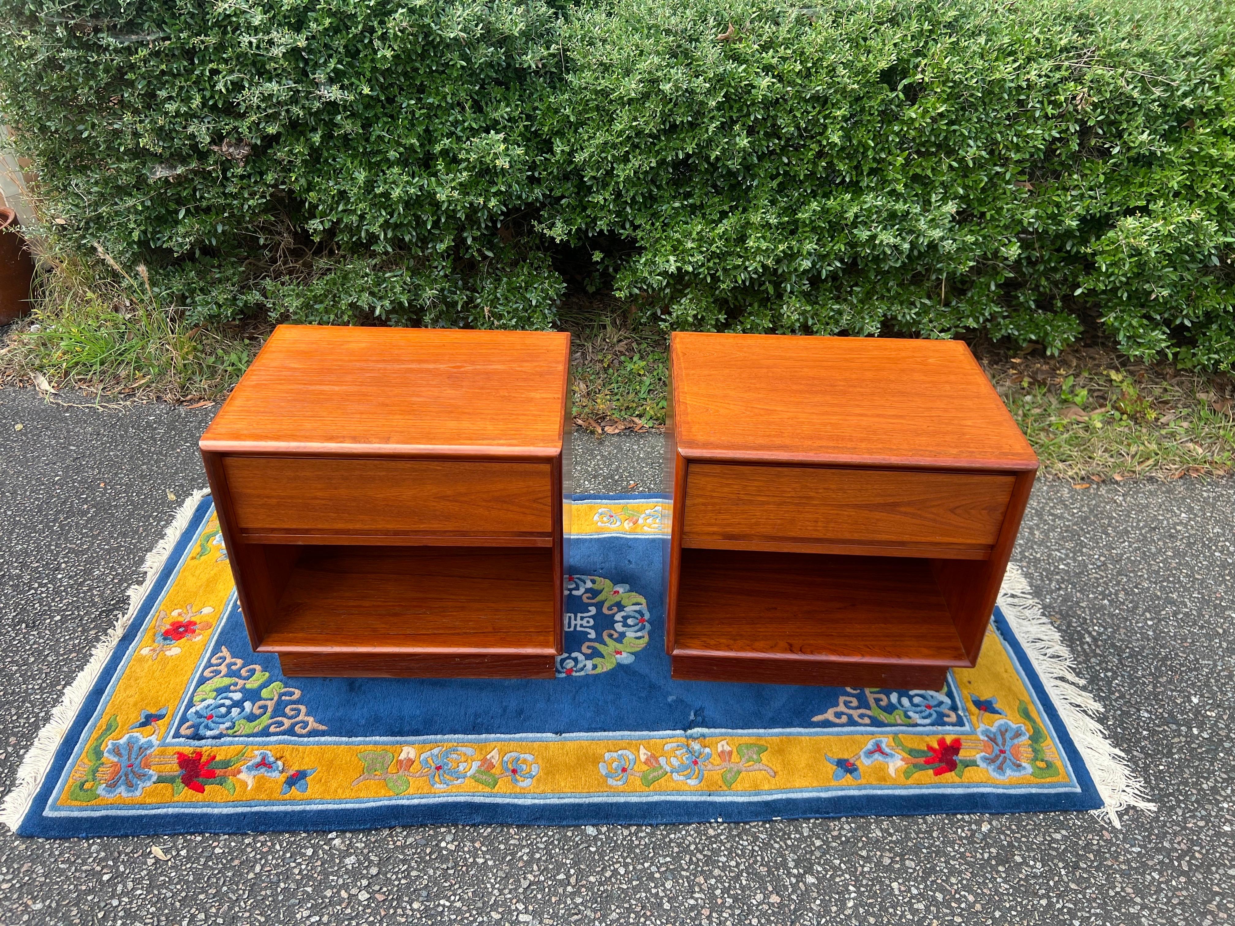 A pair 1960s Mid Century Danish Modern Teak Cube Nightstands by Danflex Systems For Sale 1