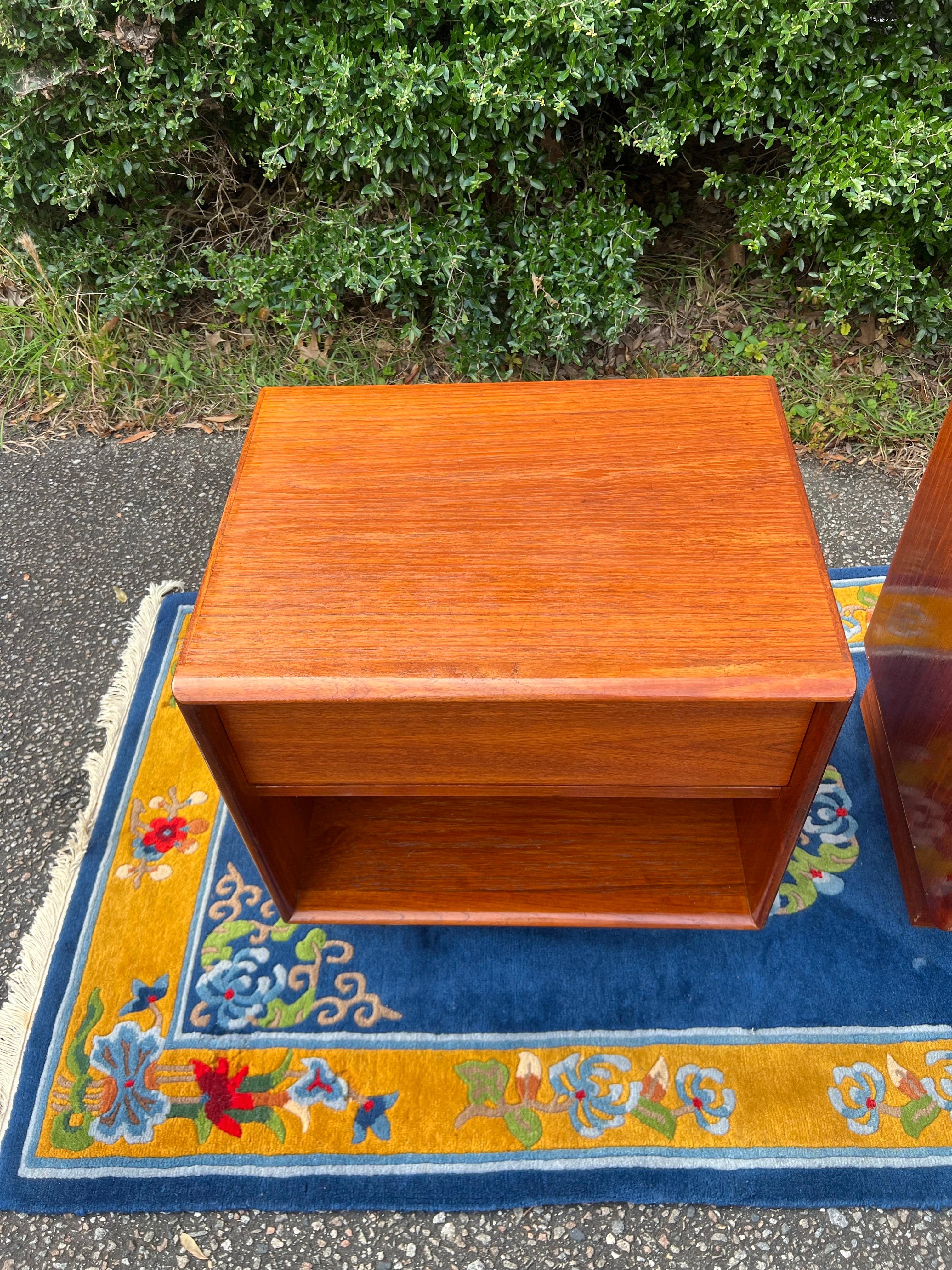 A pair 1960s Mid Century Danish Modern Teak Cube Nightstands by Danflex Systems For Sale 2