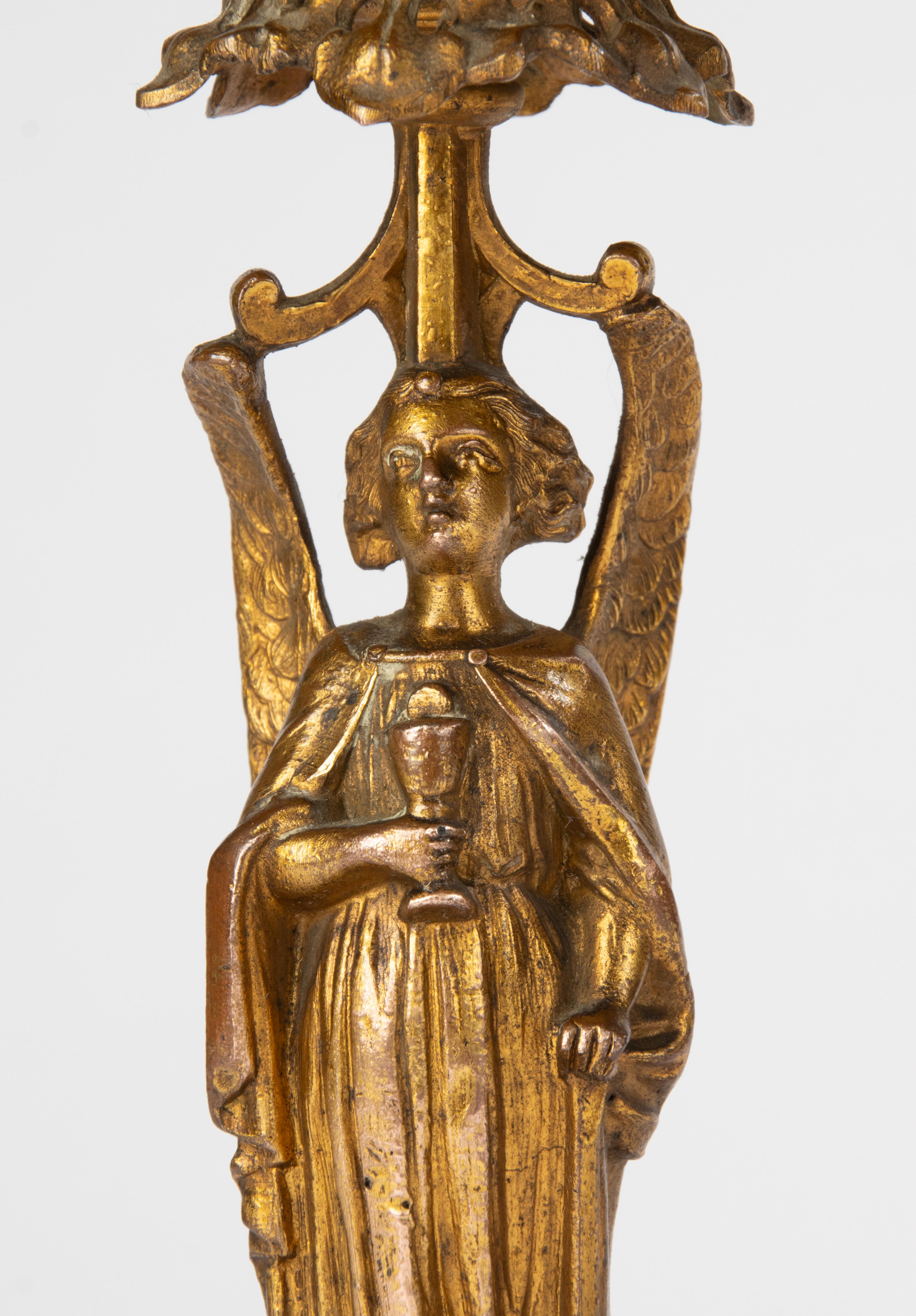 Ein Paar Kandelaber aus dem 19. Jahrhundert – Bronze patiniertes Zinn im gotischen Stil im Angebot 5
