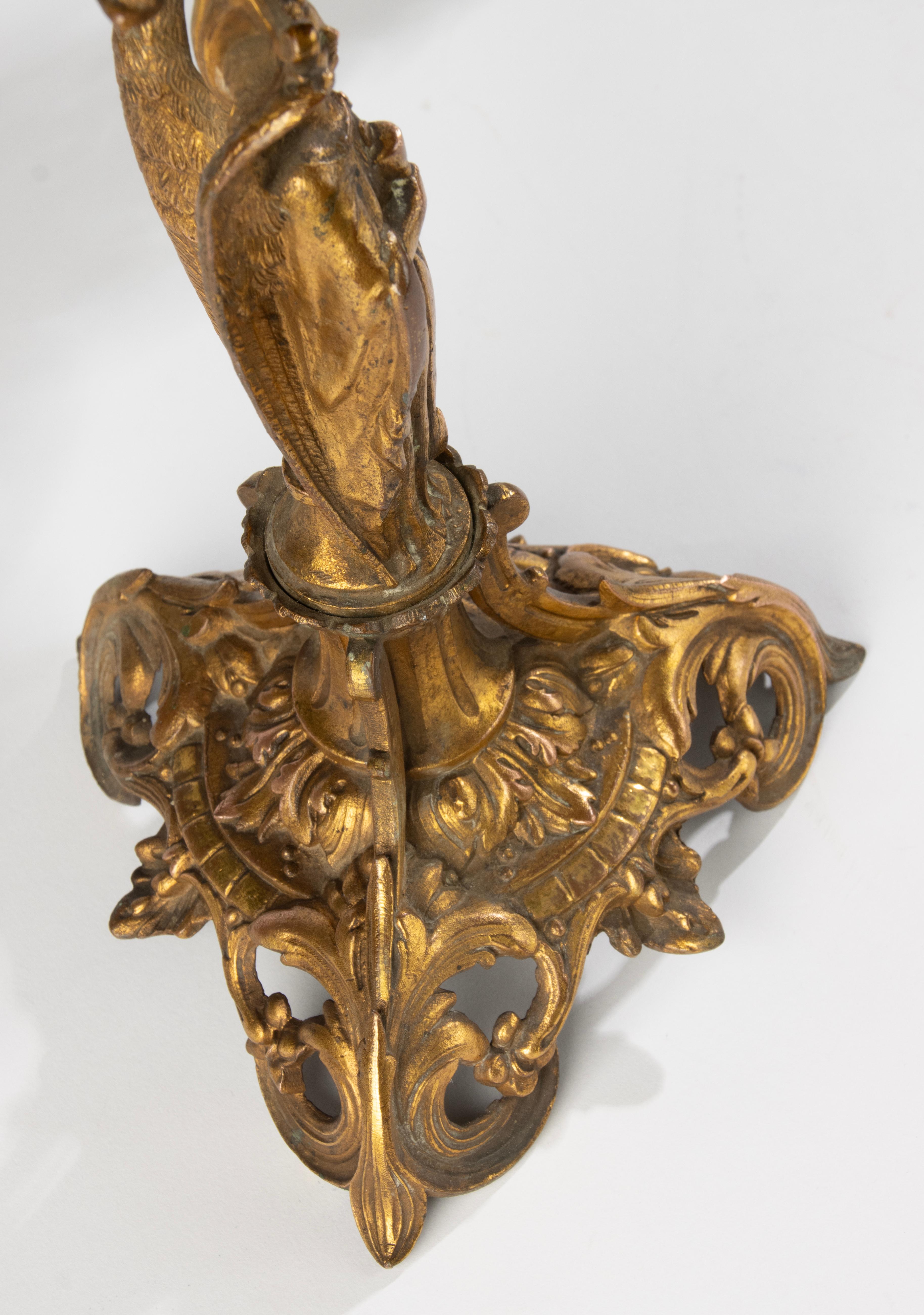 Ein Paar Kandelaber aus dem 19. Jahrhundert – Bronze patiniertes Zinn im gotischen Stil im Angebot 11