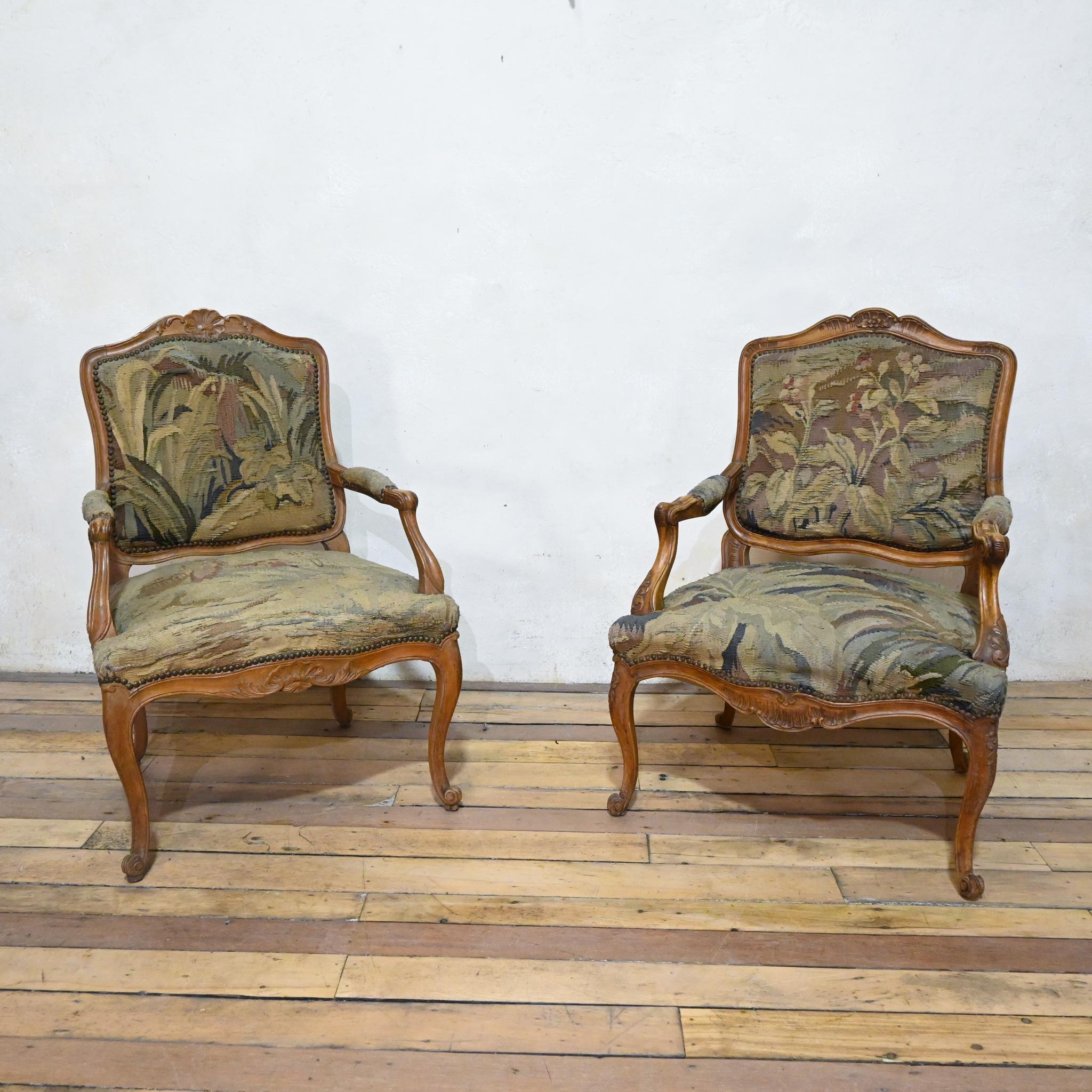 A Near Pair 19th Century French Louis XV Fauteuils Open Armchairs - Tapestry For Sale 7