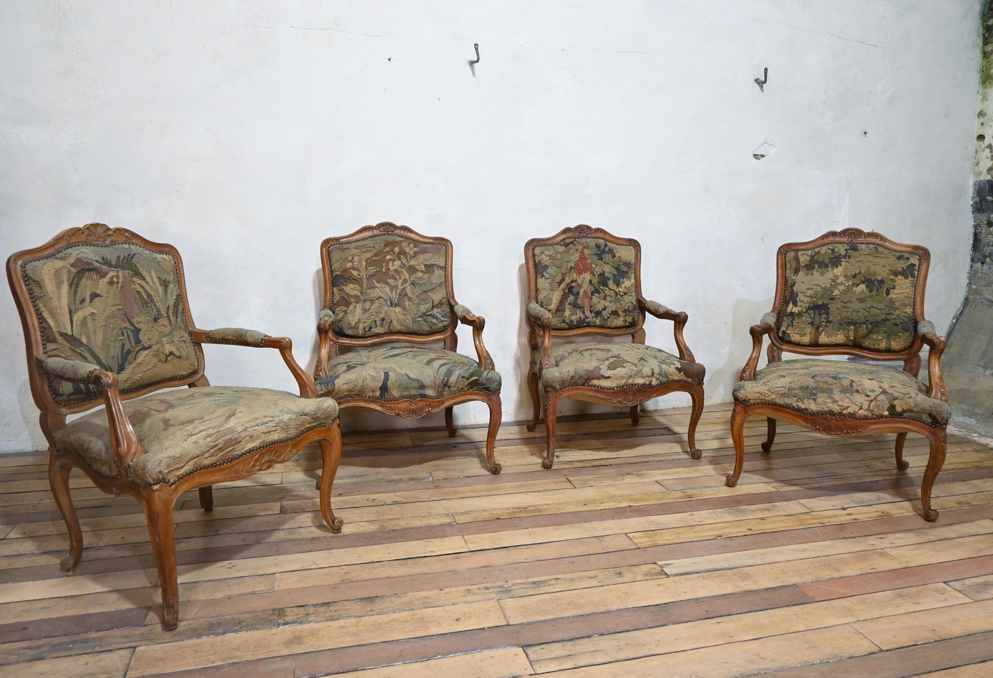 A Near Pair 19th Century French Louis XV Fauteuils Open Armchairs - Tapestry In Good Condition For Sale In Basingstoke, Hampshire