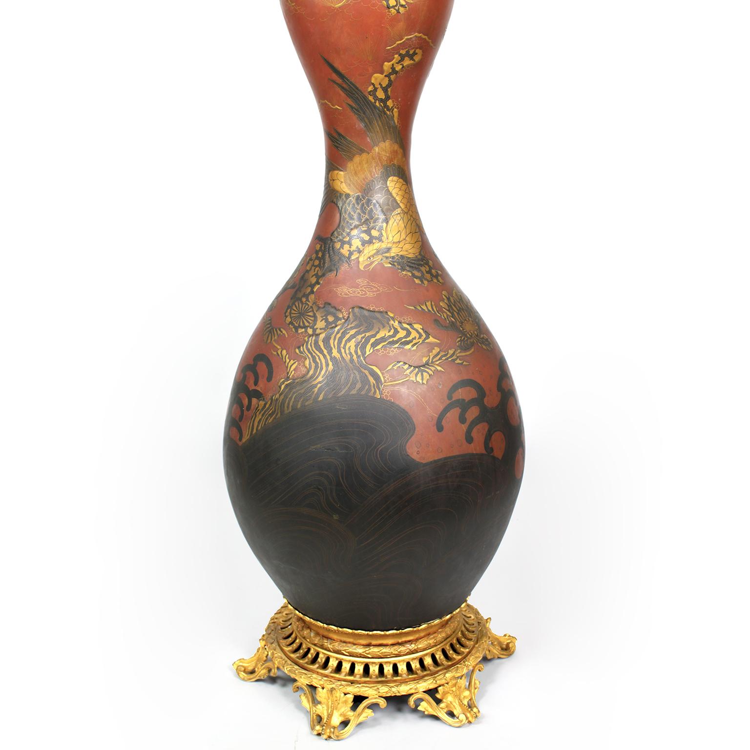 Pair 19th Century Japanese Imari Porcelain & Gilt-Bronze Torchere Candelabra For Sale 3