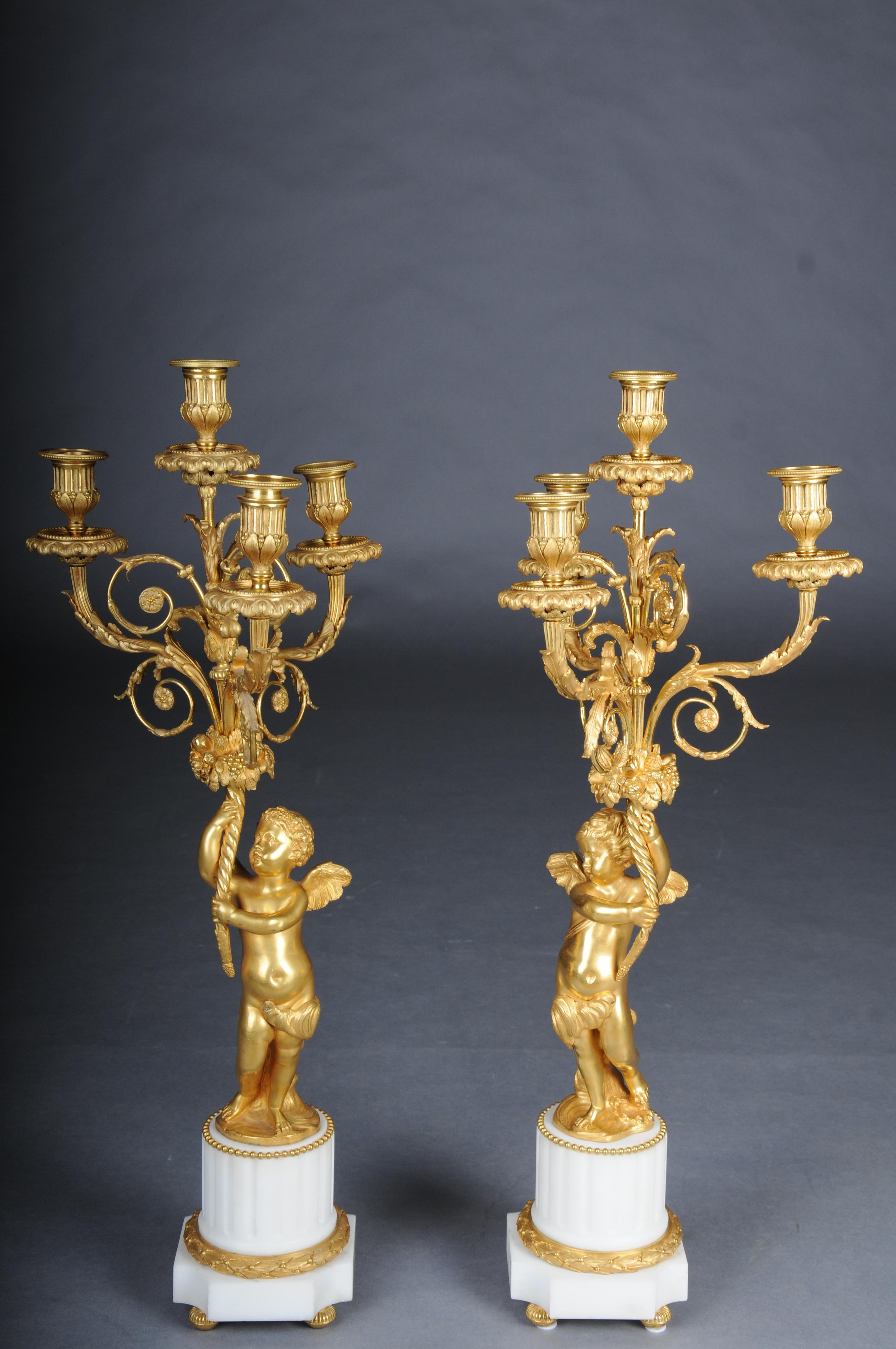 Ein Paar (2) figurale Kandelaber im Louis XVI-Stil. (Französisch) im Angebot