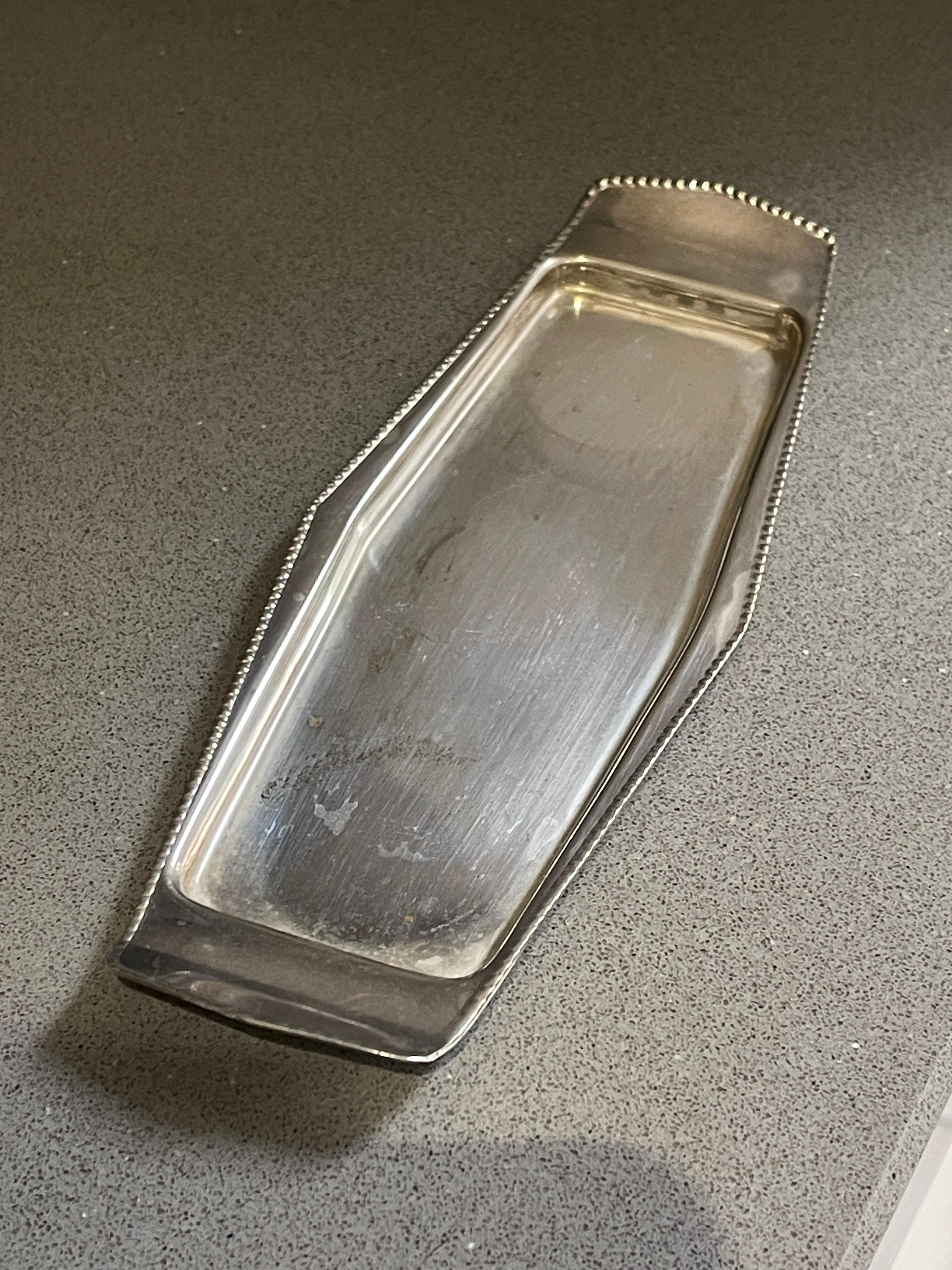 A Pair Antique Silver Salt Pepper Shaker Art Deco Decorative Condiment Set Tray  For Sale 1