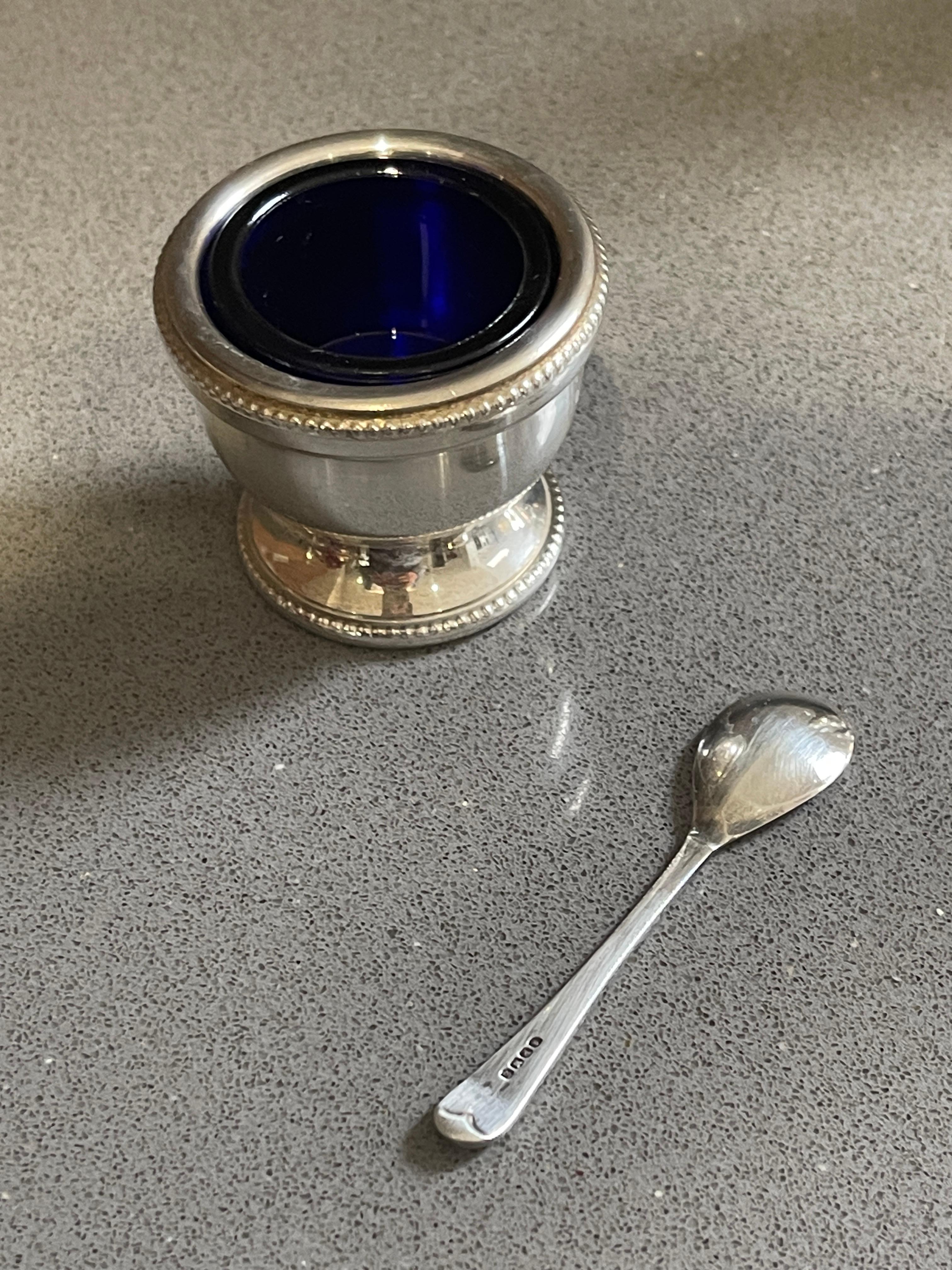 Mid-20th Century A Pair Antique Silver Salt Pepper Shaker Art Deco Decorative Condiment Set Tray  For Sale