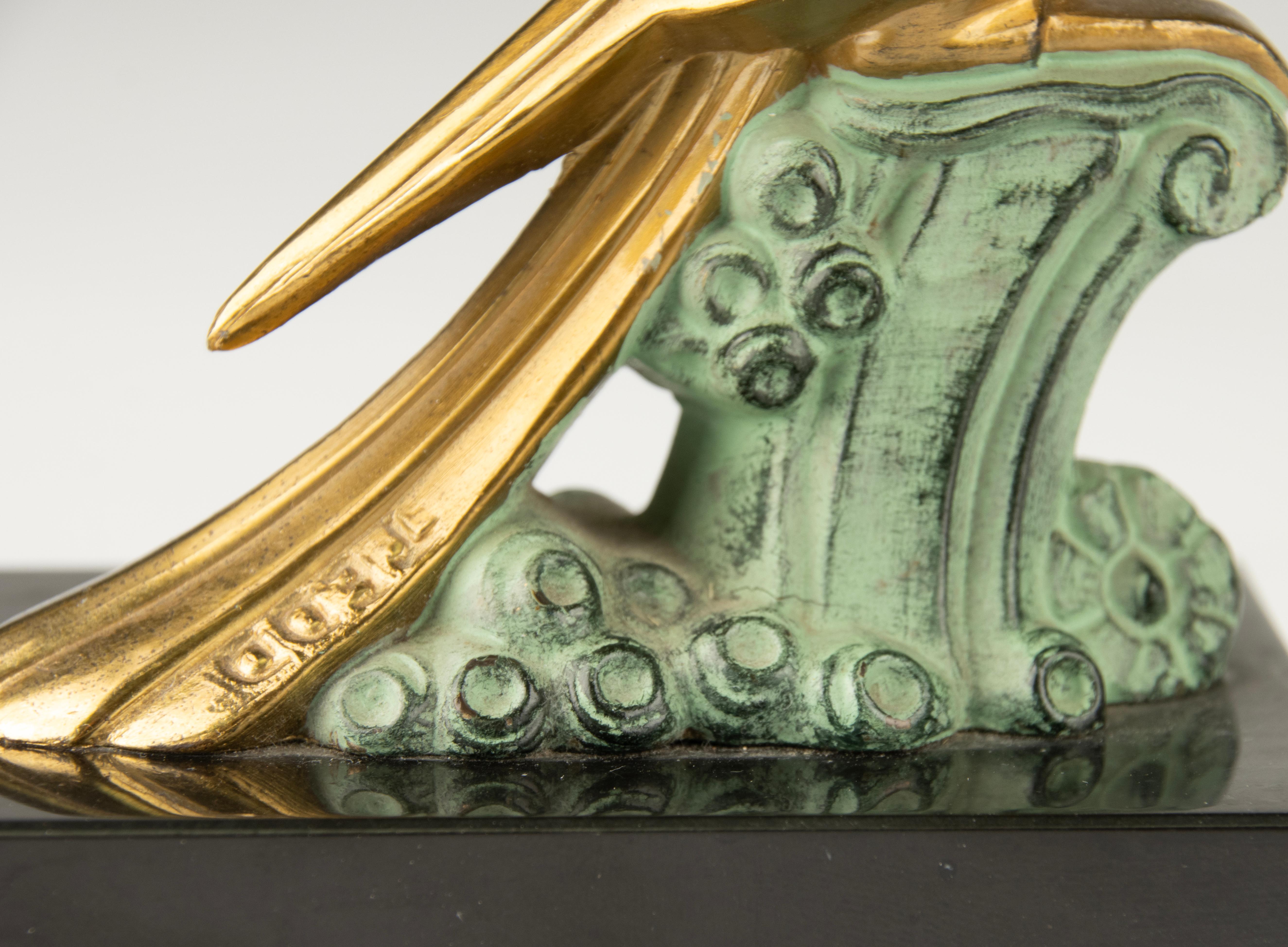 A Pair Art Deco Bookends - Birds - Signed TEDD In Good Condition For Sale In Casteren, Noord-Brabant