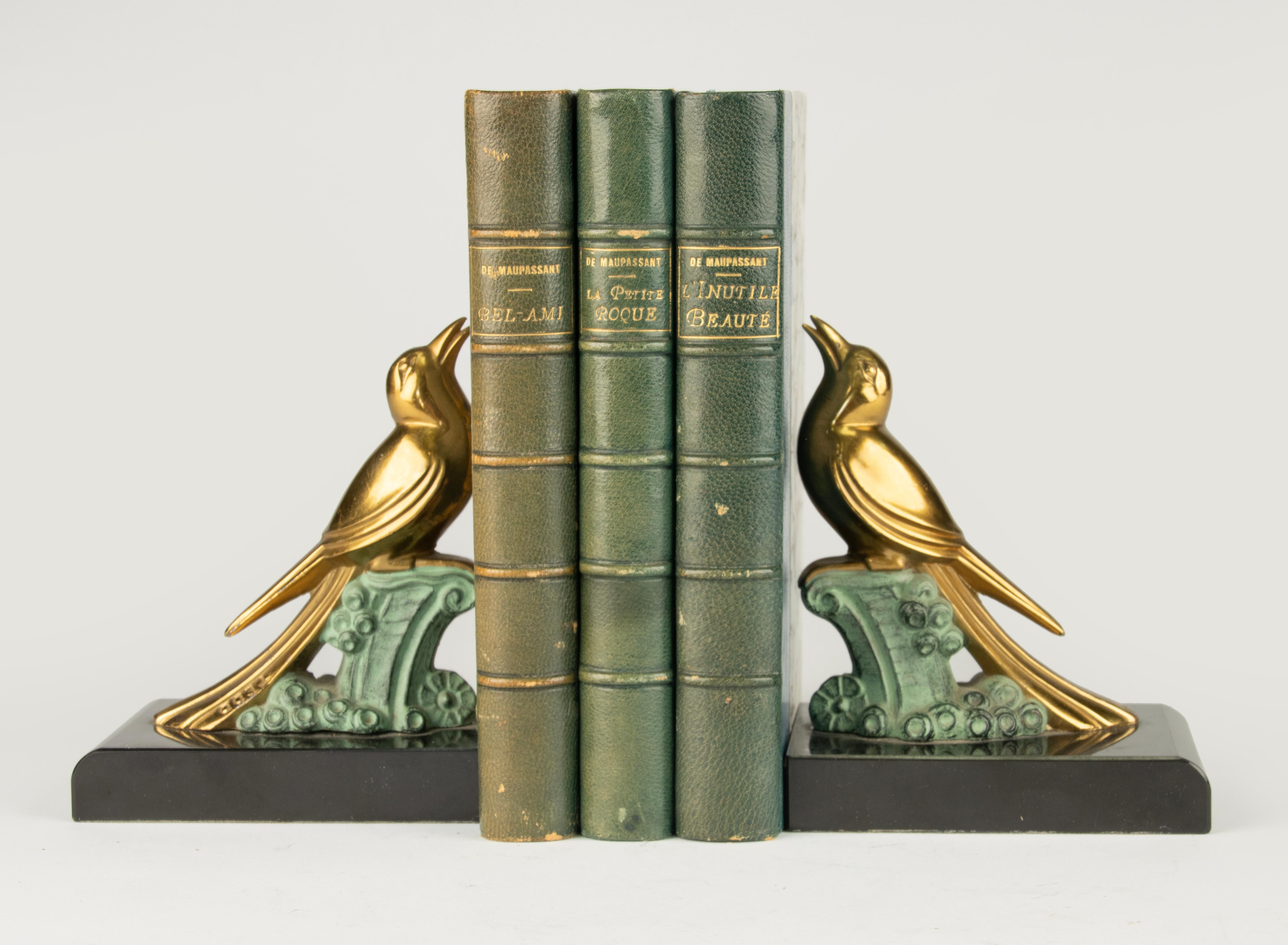 Early 20th Century A Pair Art Deco Bookends - Birds - Signed TEDD For Sale