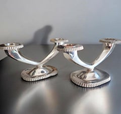 Una coppia di candelabri Art Deco Portacandele in argento Sterling con marchio di fabbrica Spagna 1935