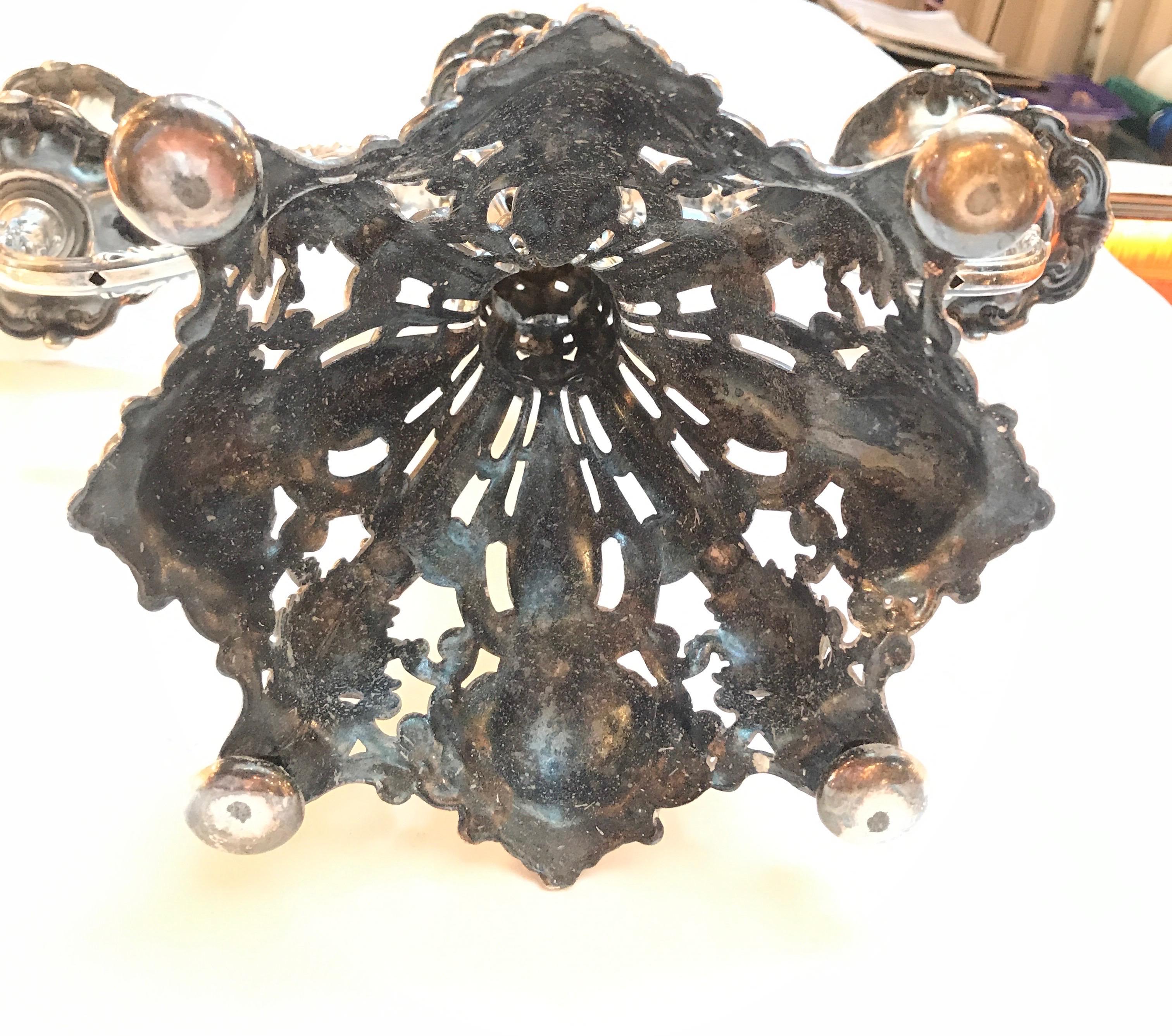Paire de candélabres baroques en métal argenté « Renaissance » en vente 5