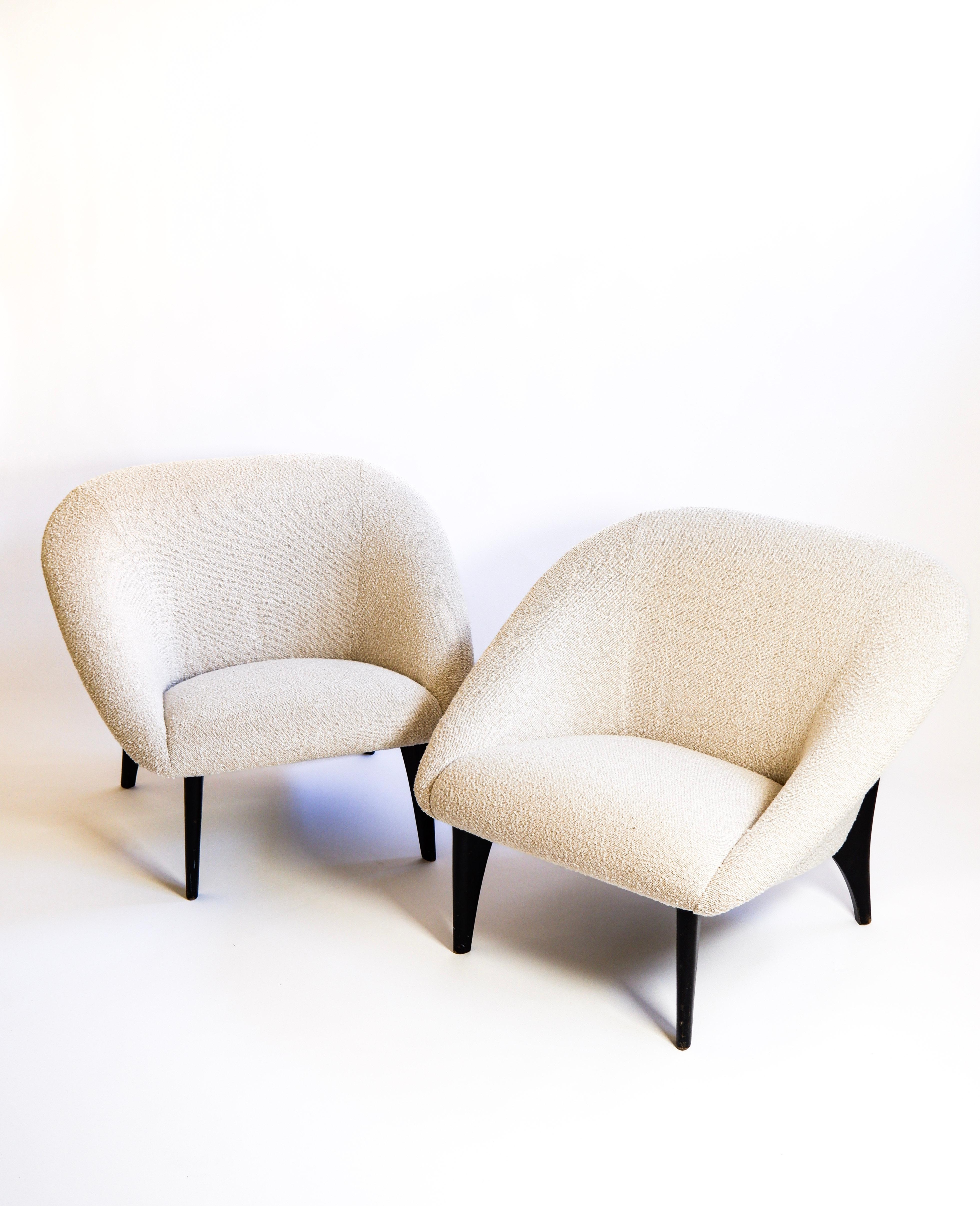 Milieu du XXe siècle Paire de fauteuils 