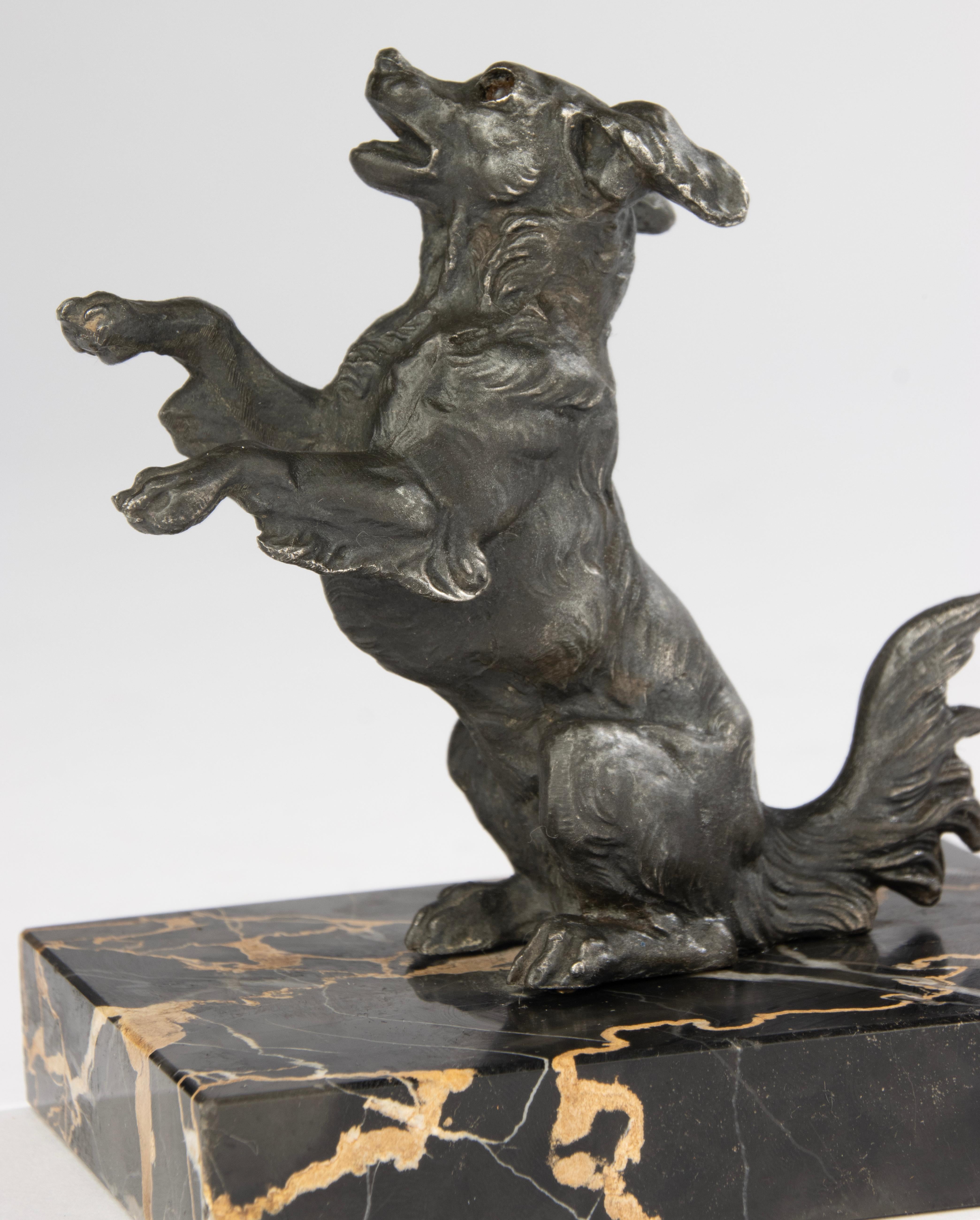 Paire de serre-livres du début du 20e siècle - Figurines de chien et de chat - Art déco en vente 4