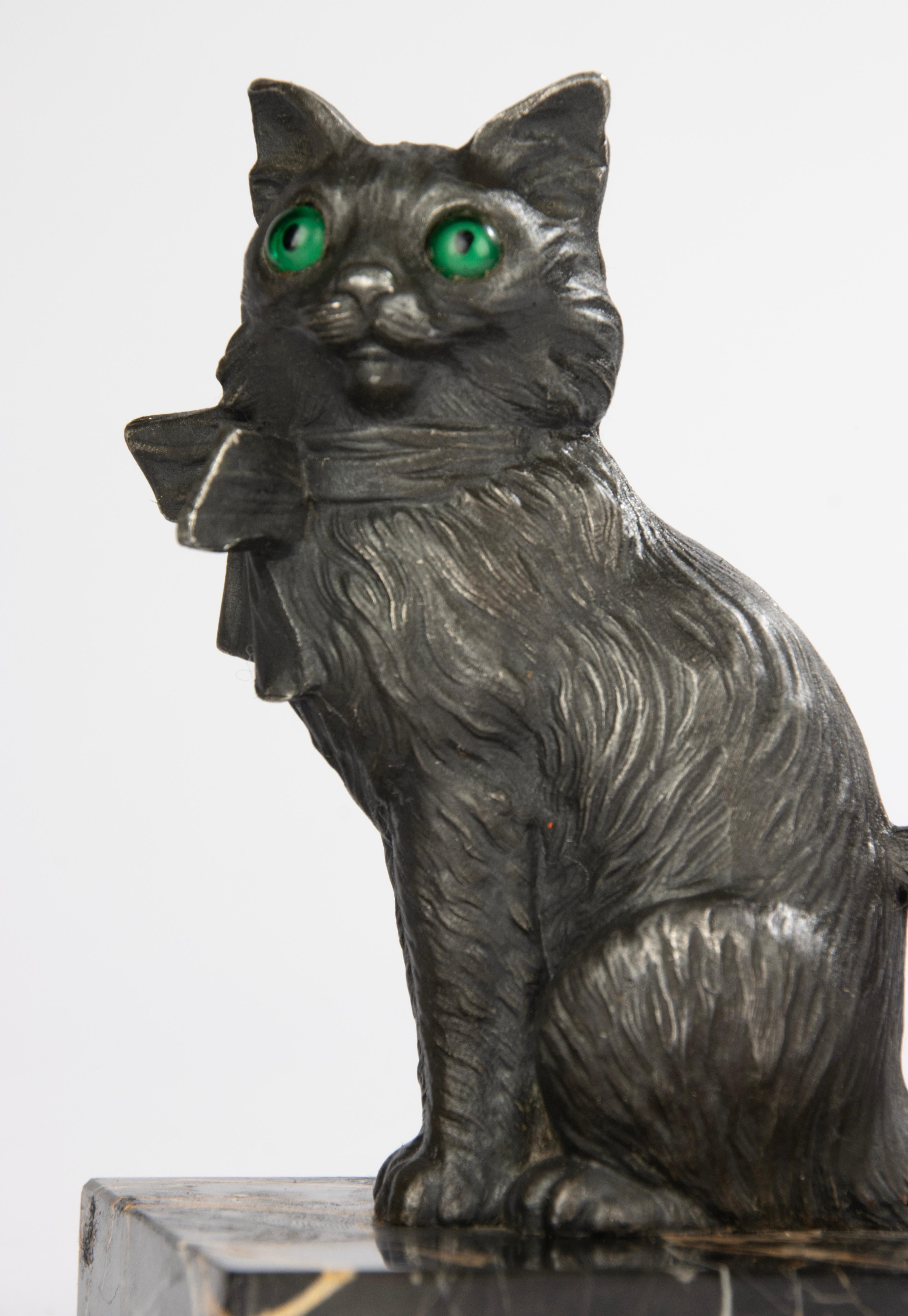 Paire de serre-livres du début du 20e siècle - Figurines de chien et de chat - Art déco en vente 6