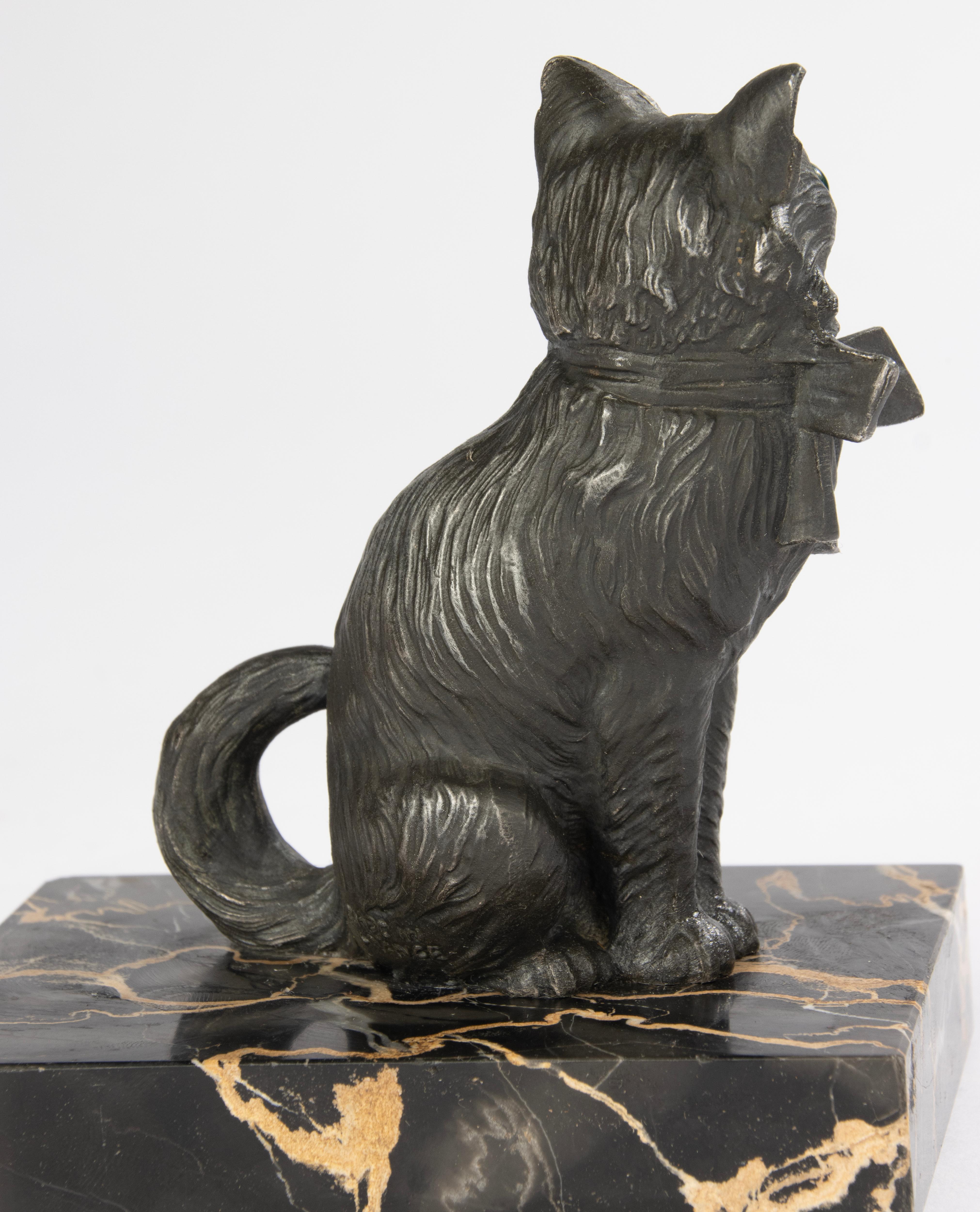 Paire de serre-livres du début du 20e siècle - Figurines de chien et de chat - Art déco en vente 8