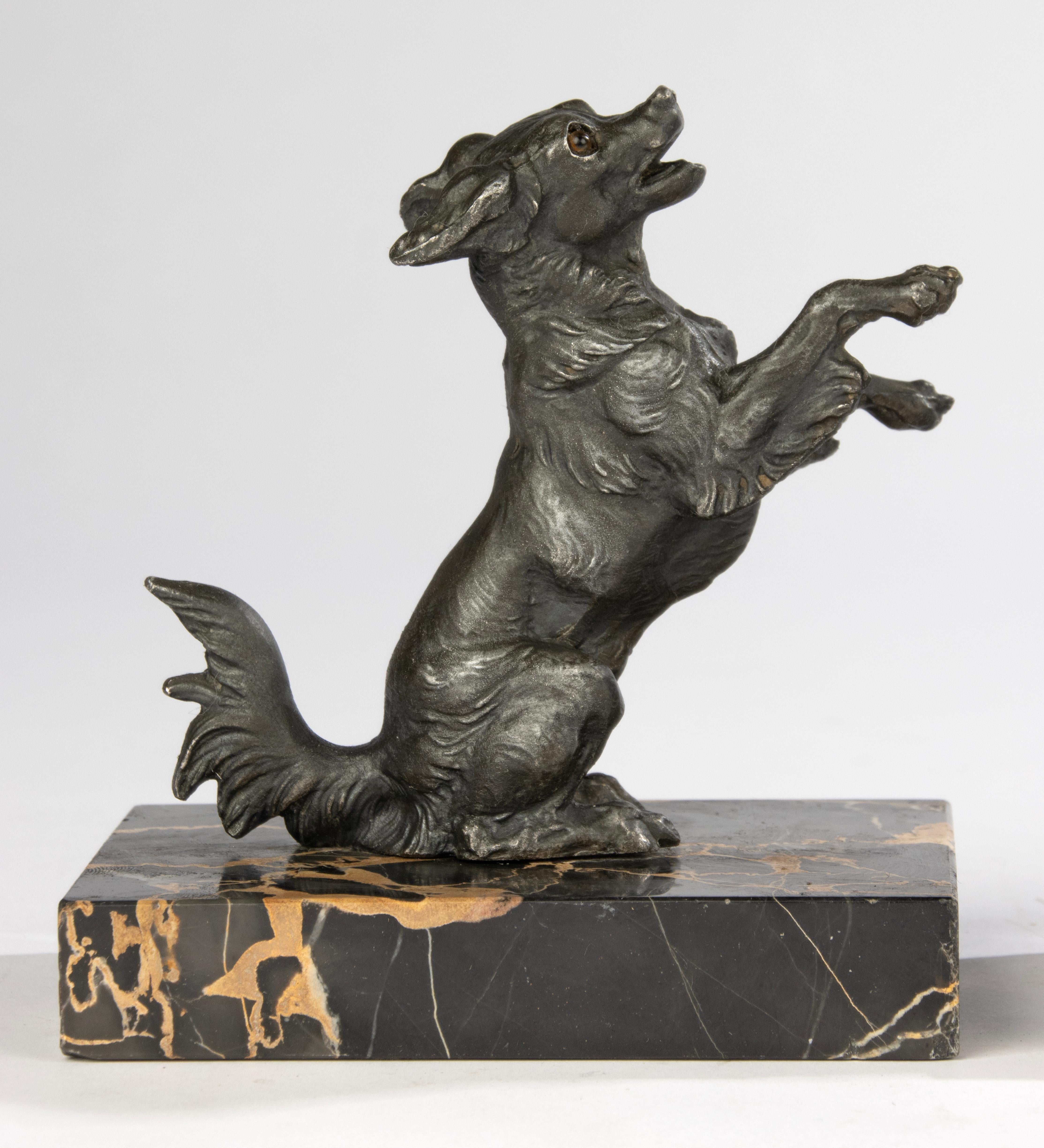 Français Paire de serre-livres du début du 20e siècle - Figurines de chien et de chat - Art déco en vente