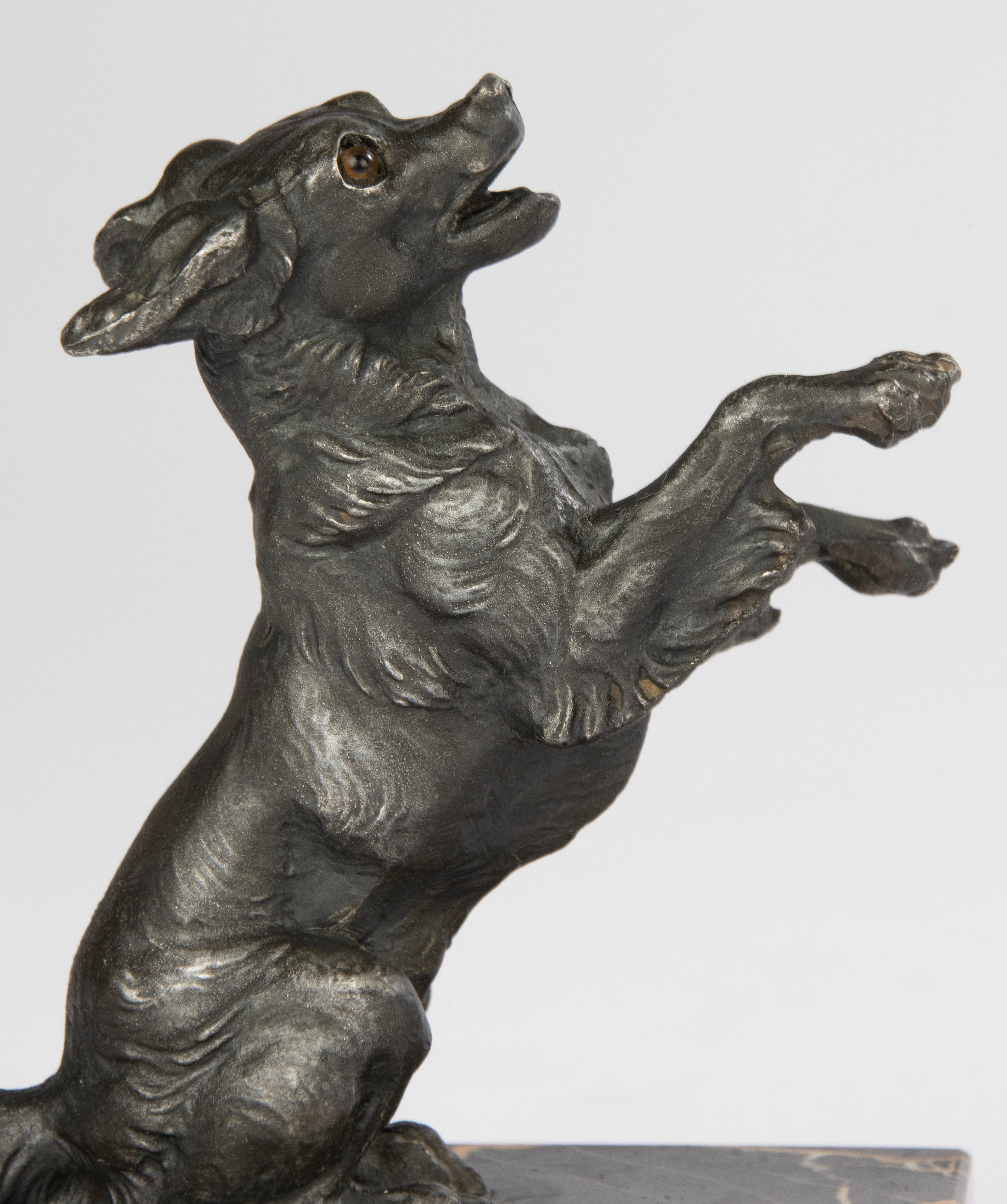 Début du 20ème siècle Paire de serre-livres du début du 20e siècle - Figurines de chien et de chat - Art déco en vente