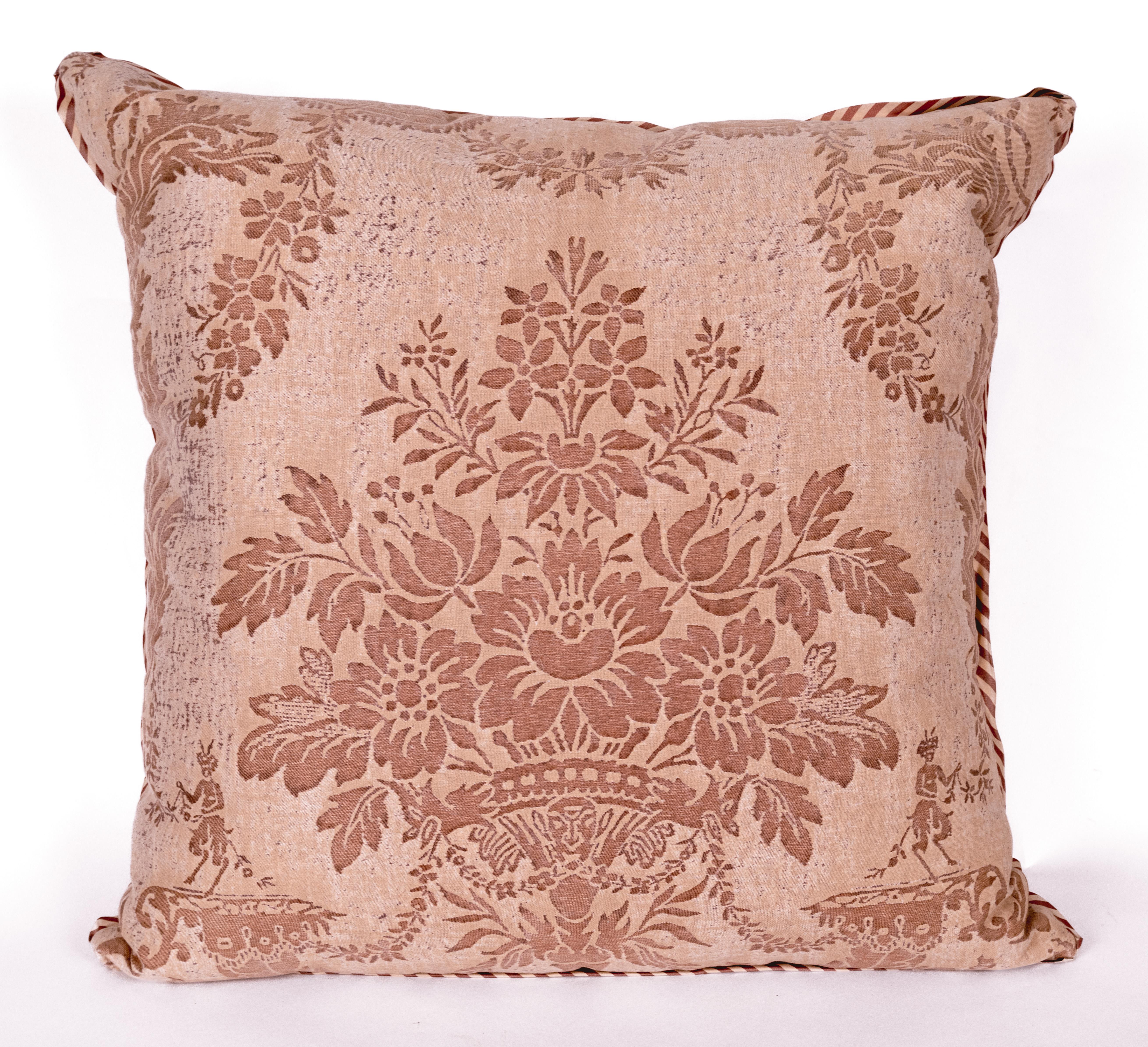 A Pair Fortuny Fabric Cushions in the Boucher Pattern For Sale 2