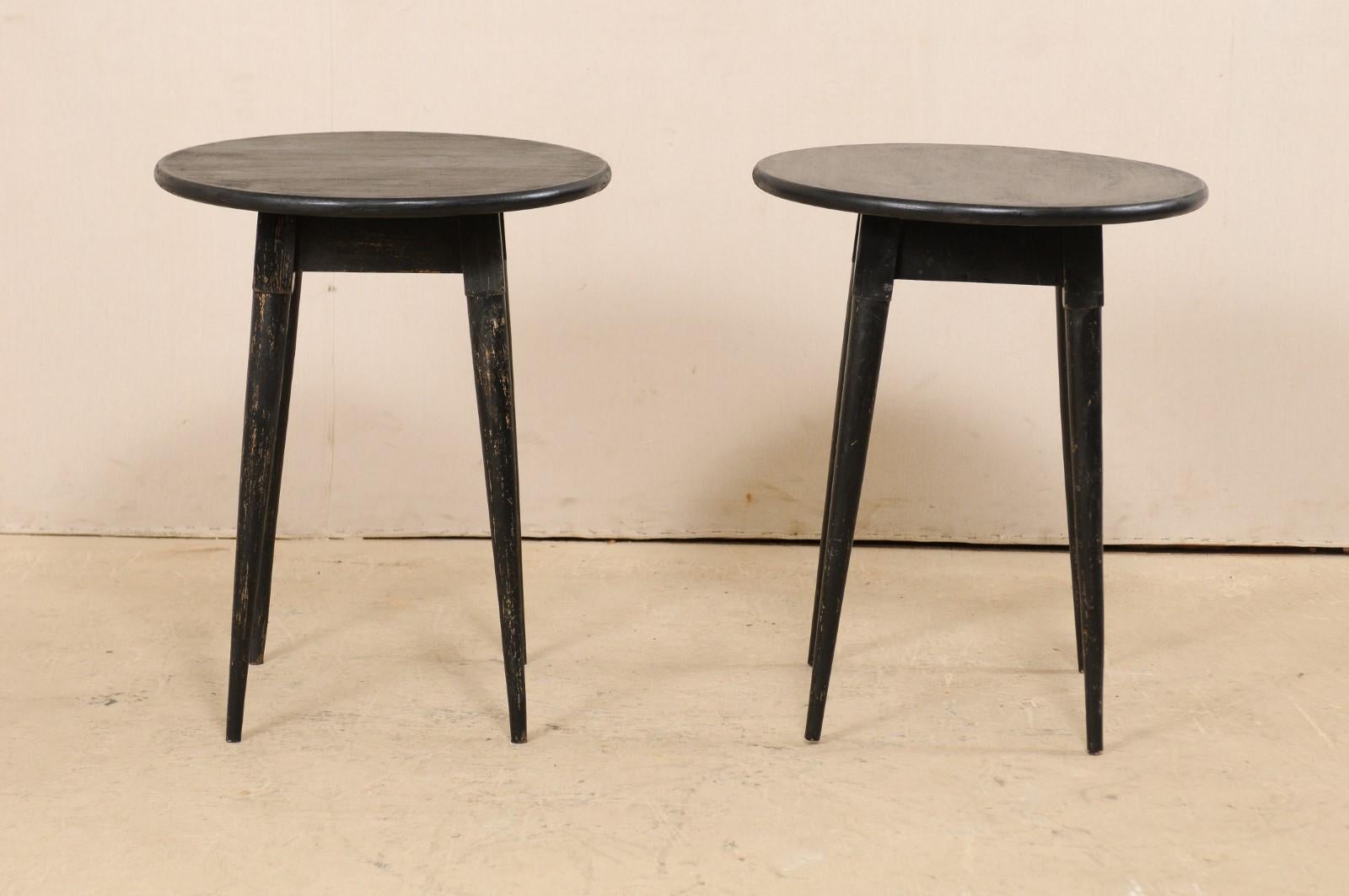 Pair of French Mid-20th Century Painted Wood Side Tables  3